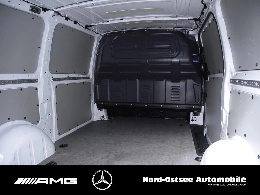 Mercedes-Benz-Vito-image-12