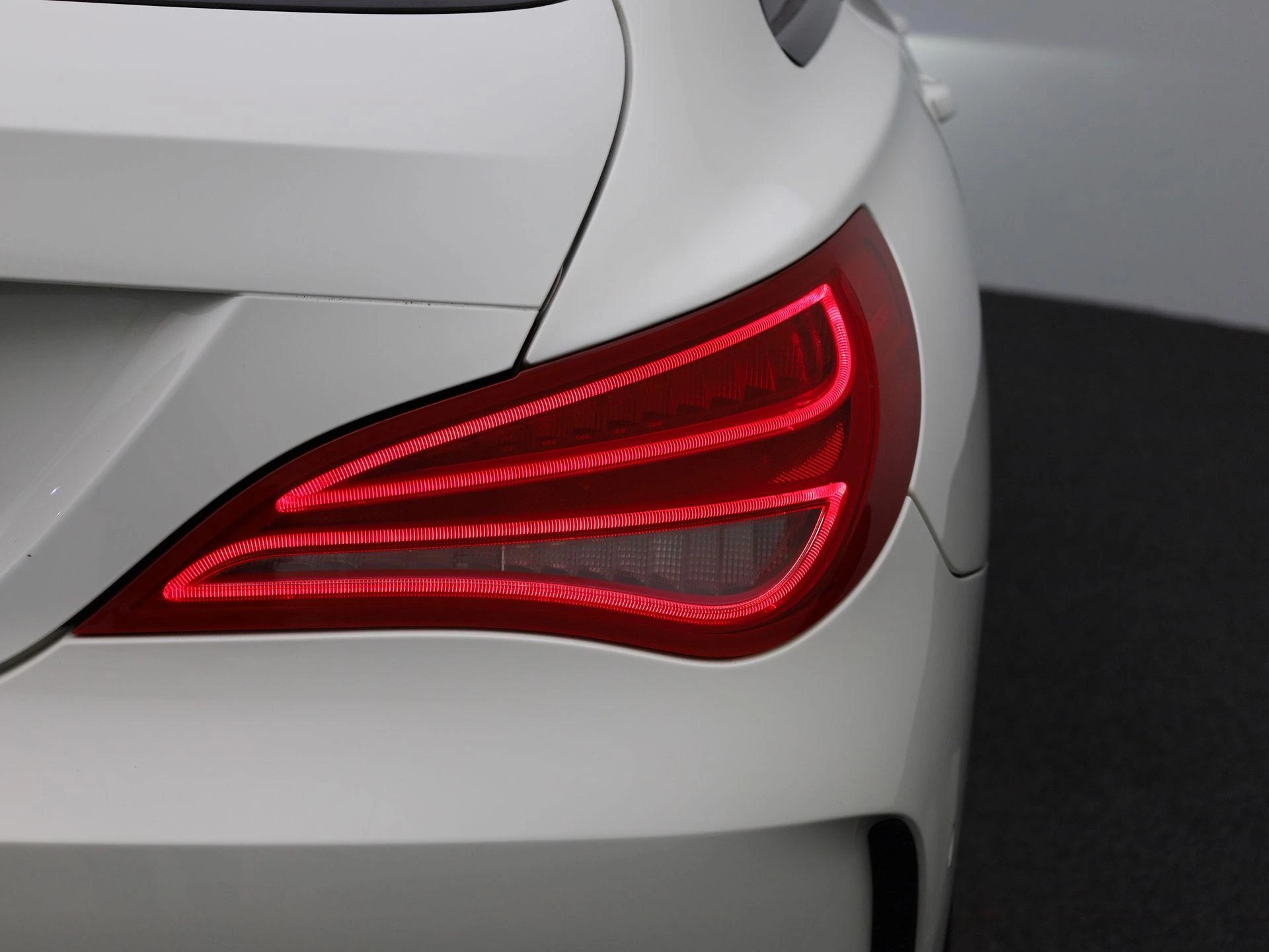 Mercedes-Benz-CLA-image-41