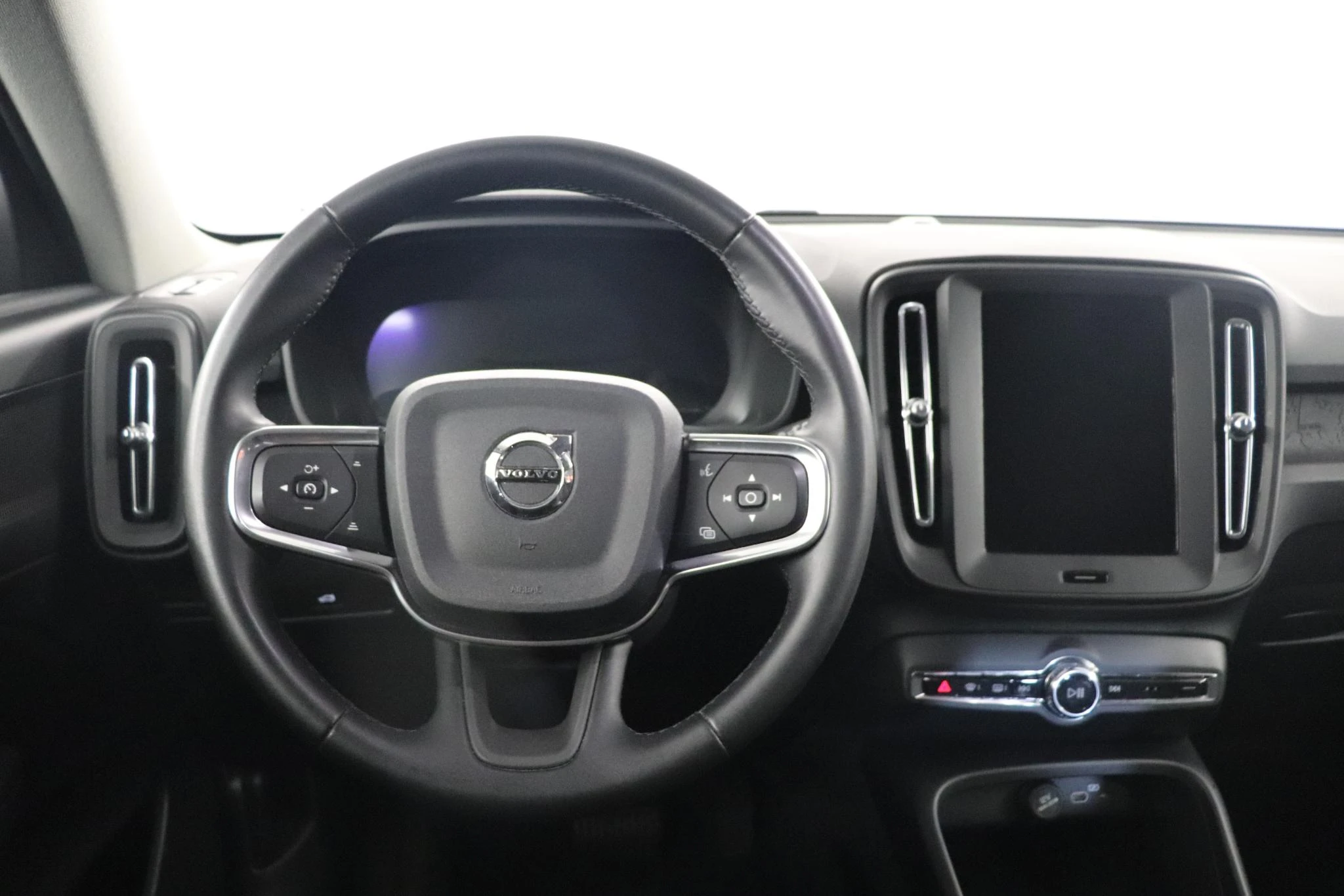 Volvo-XC40-image-14