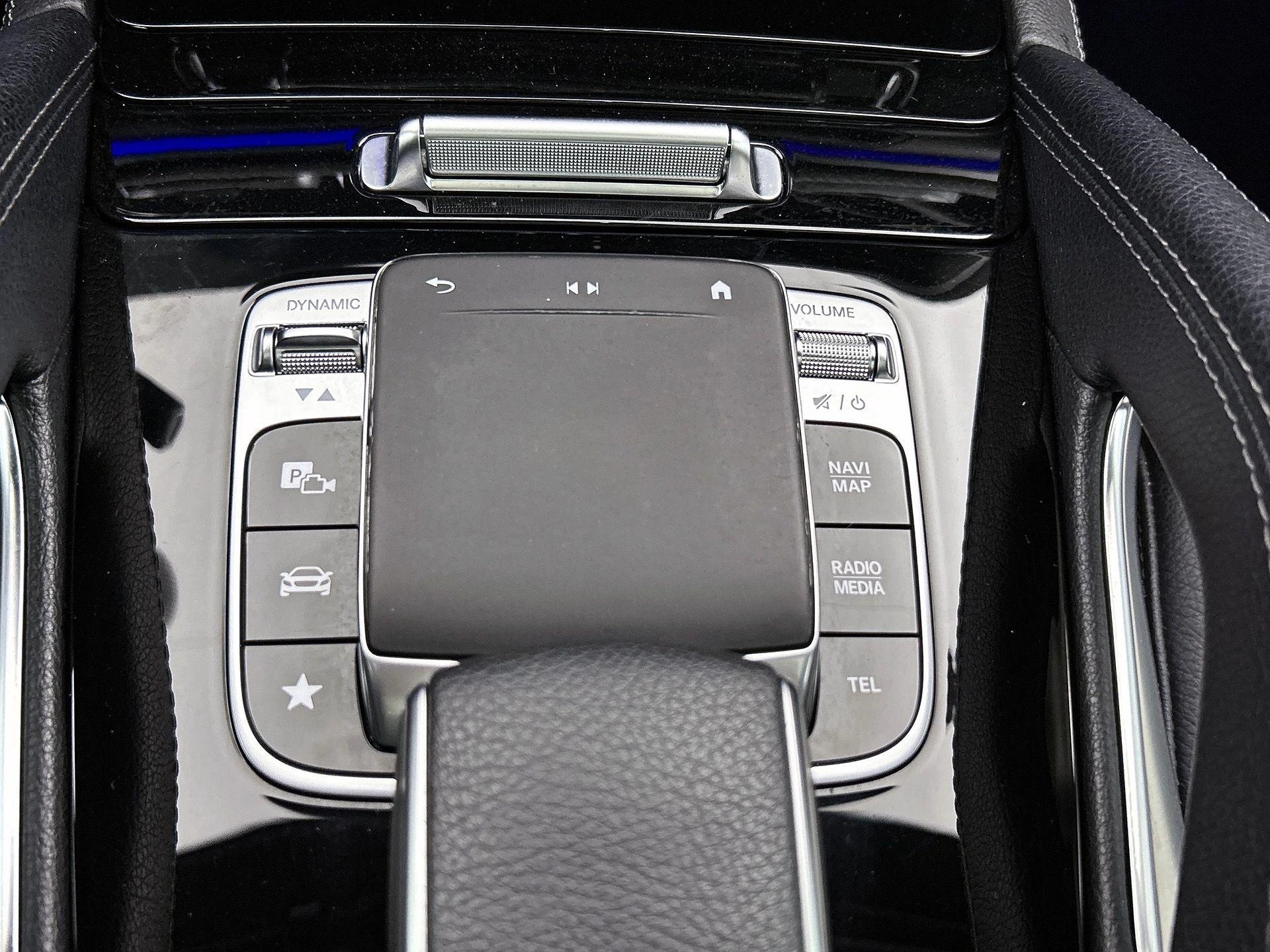 Mercedes-Benz-GLE-image-11