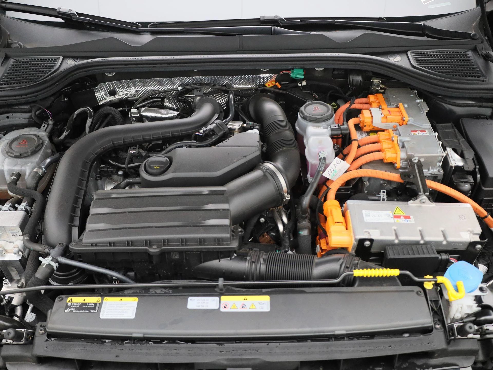 Volkswagen-Golf-image-33