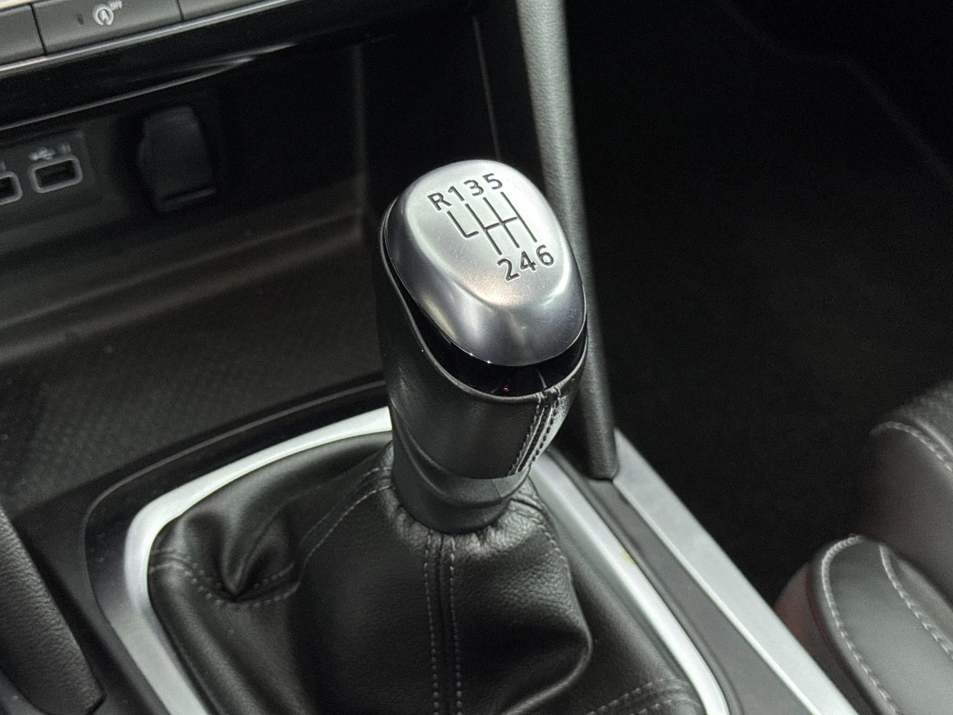 Renault-Mégane Estate-image-13