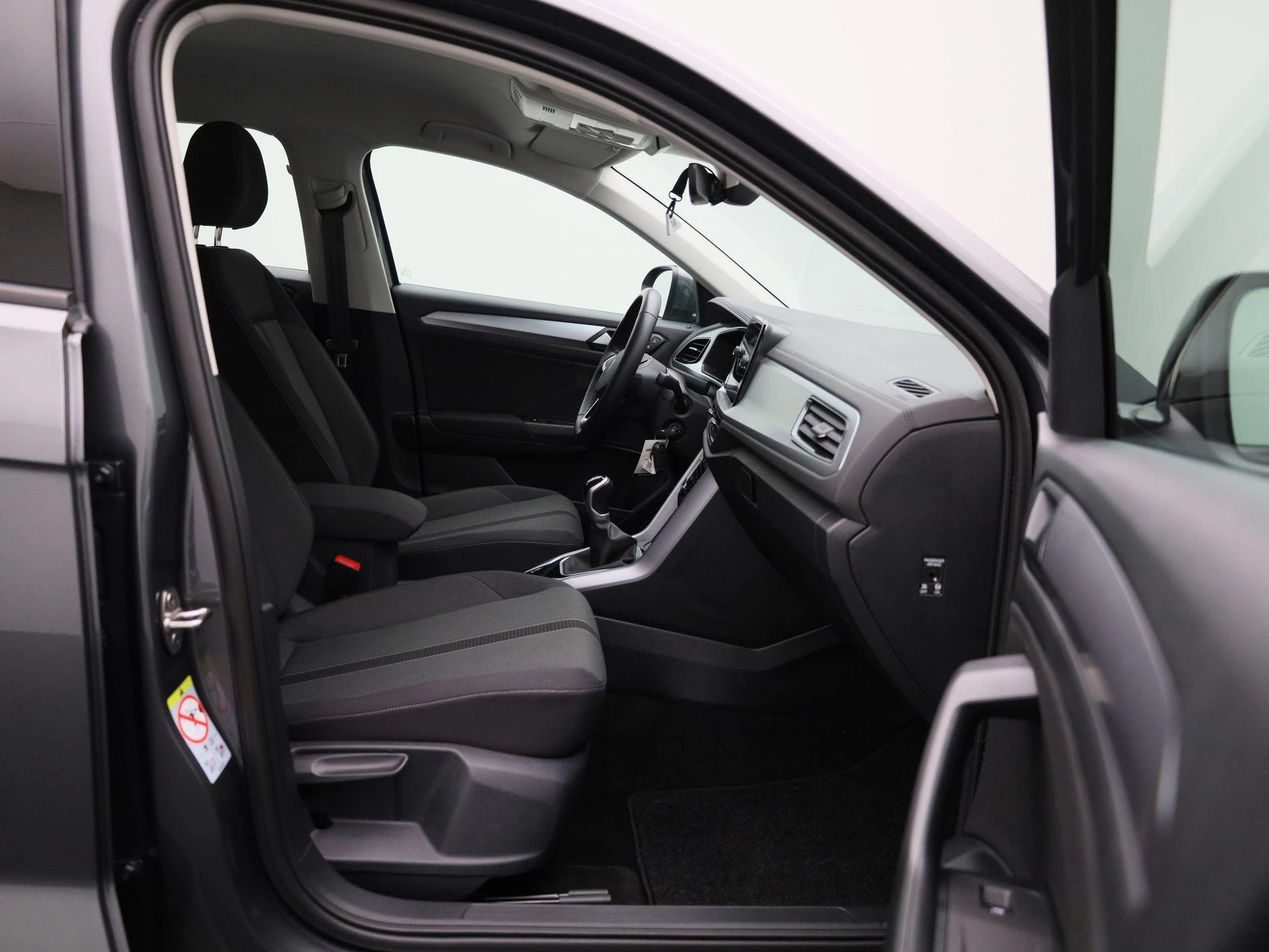 Volkswagen-T-Roc-image-33