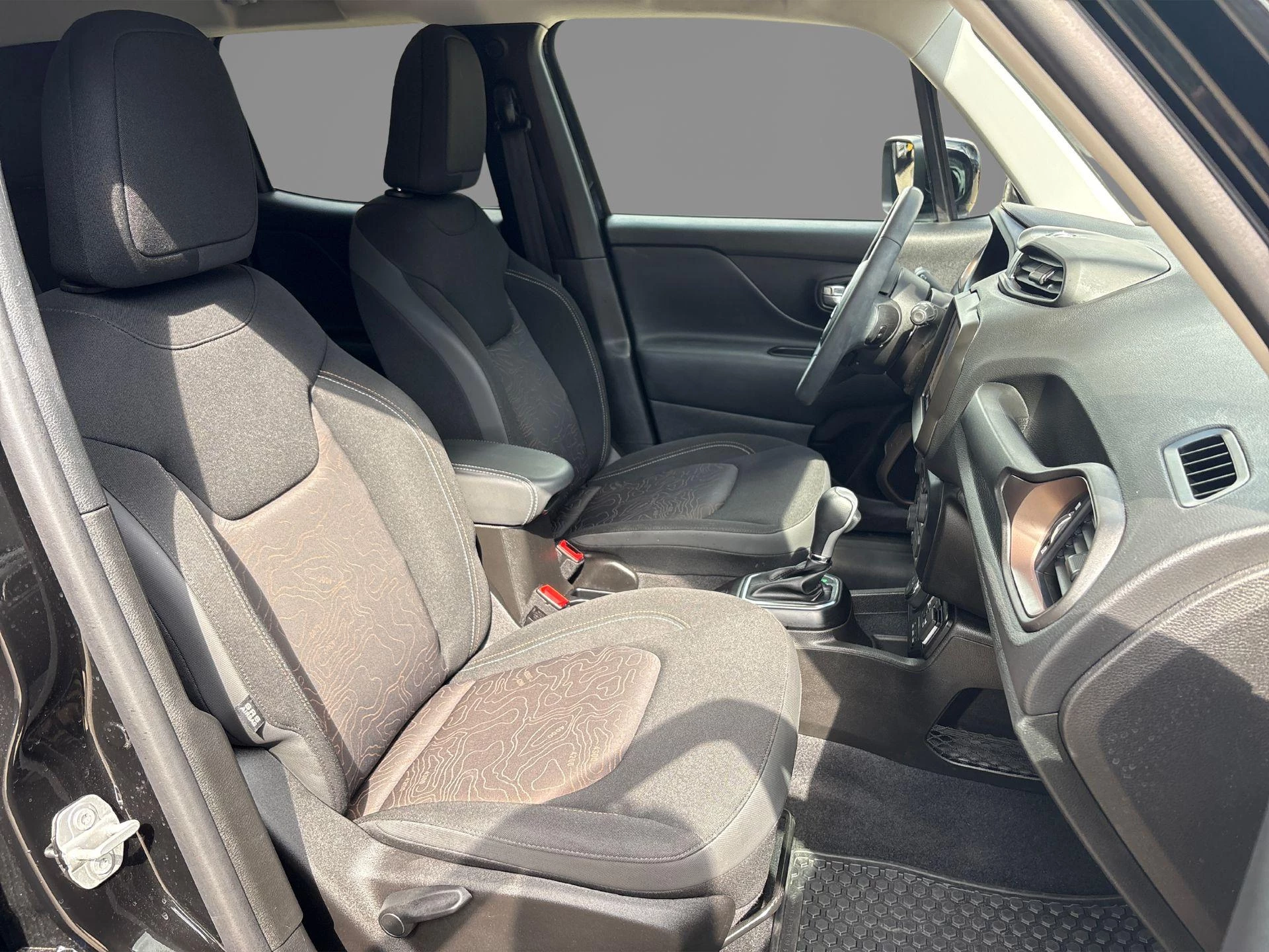 Jeep-Renegade-image-5