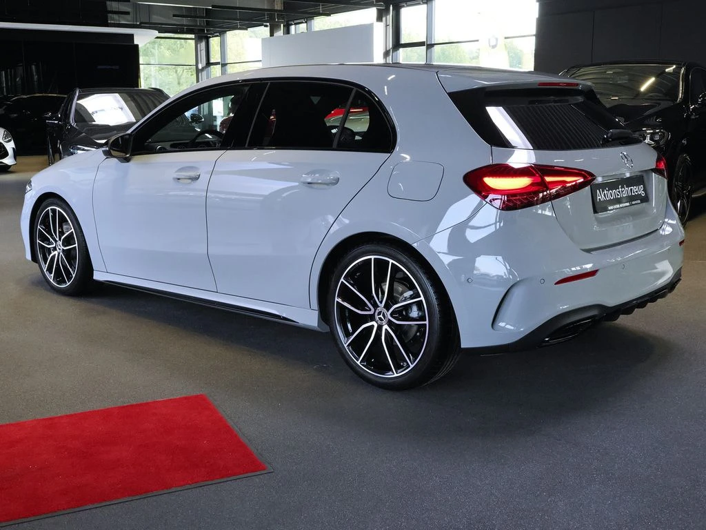 Mercedes-Benz-A-Klasse 180-image-4