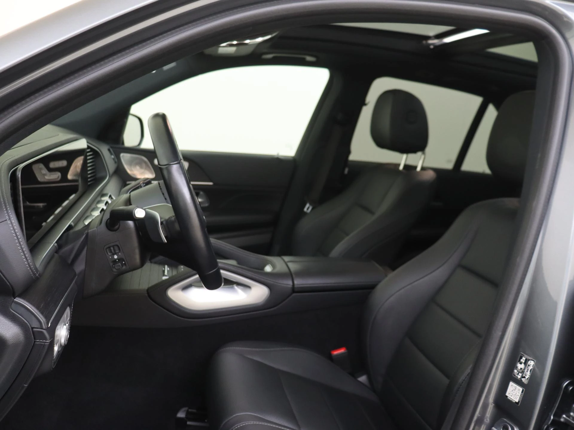 Mercedes-Benz-GLE-image-14