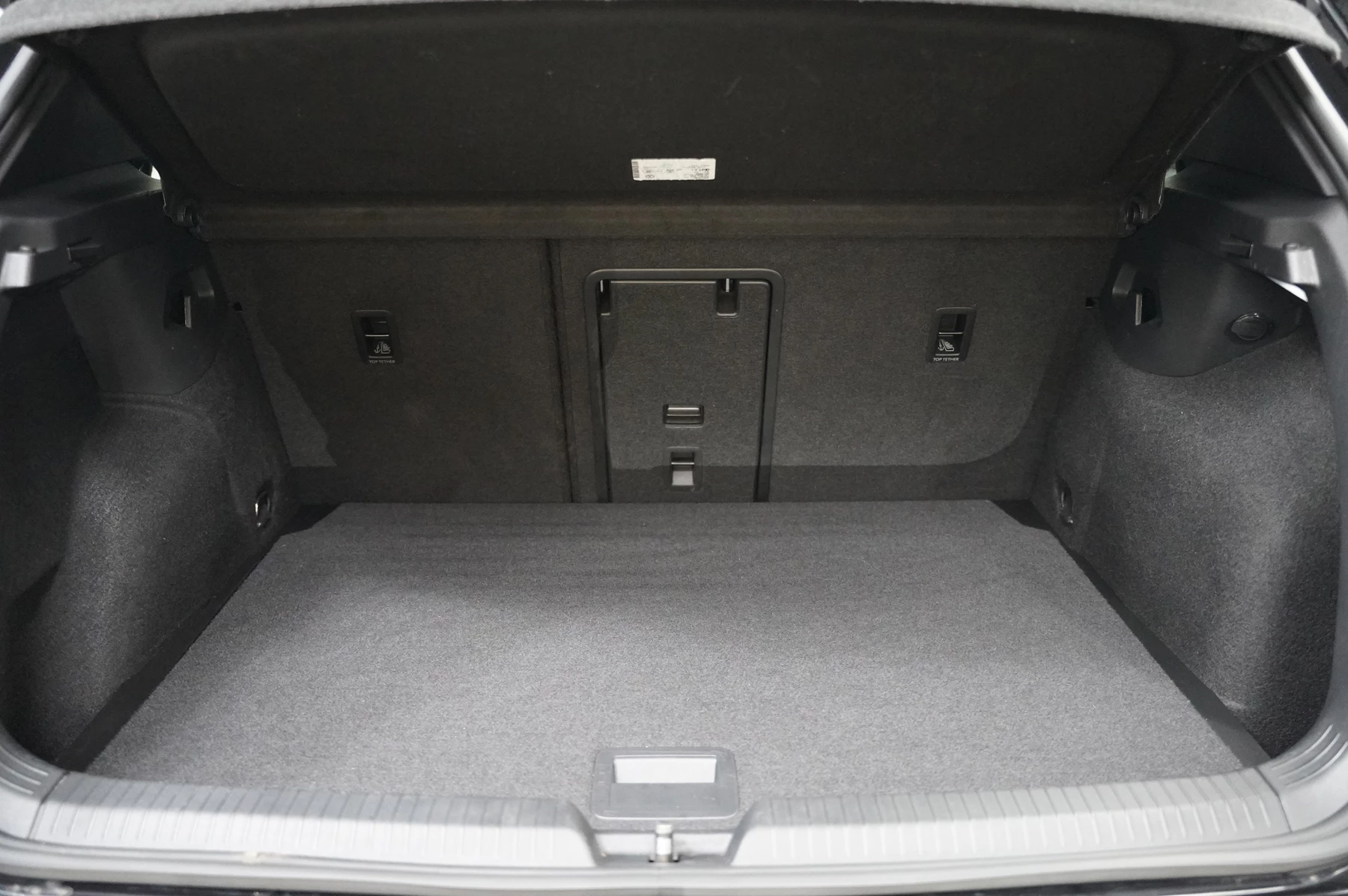Volkswagen-Golf-image-12
