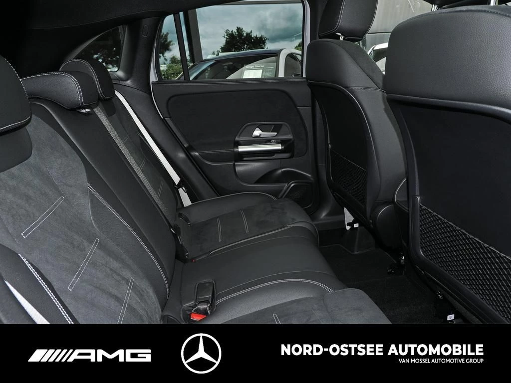 Mercedes-Benz GLA 200 AMG ADVANCED+ KAM PANO MBUX KEYLESS AHK AMG Line