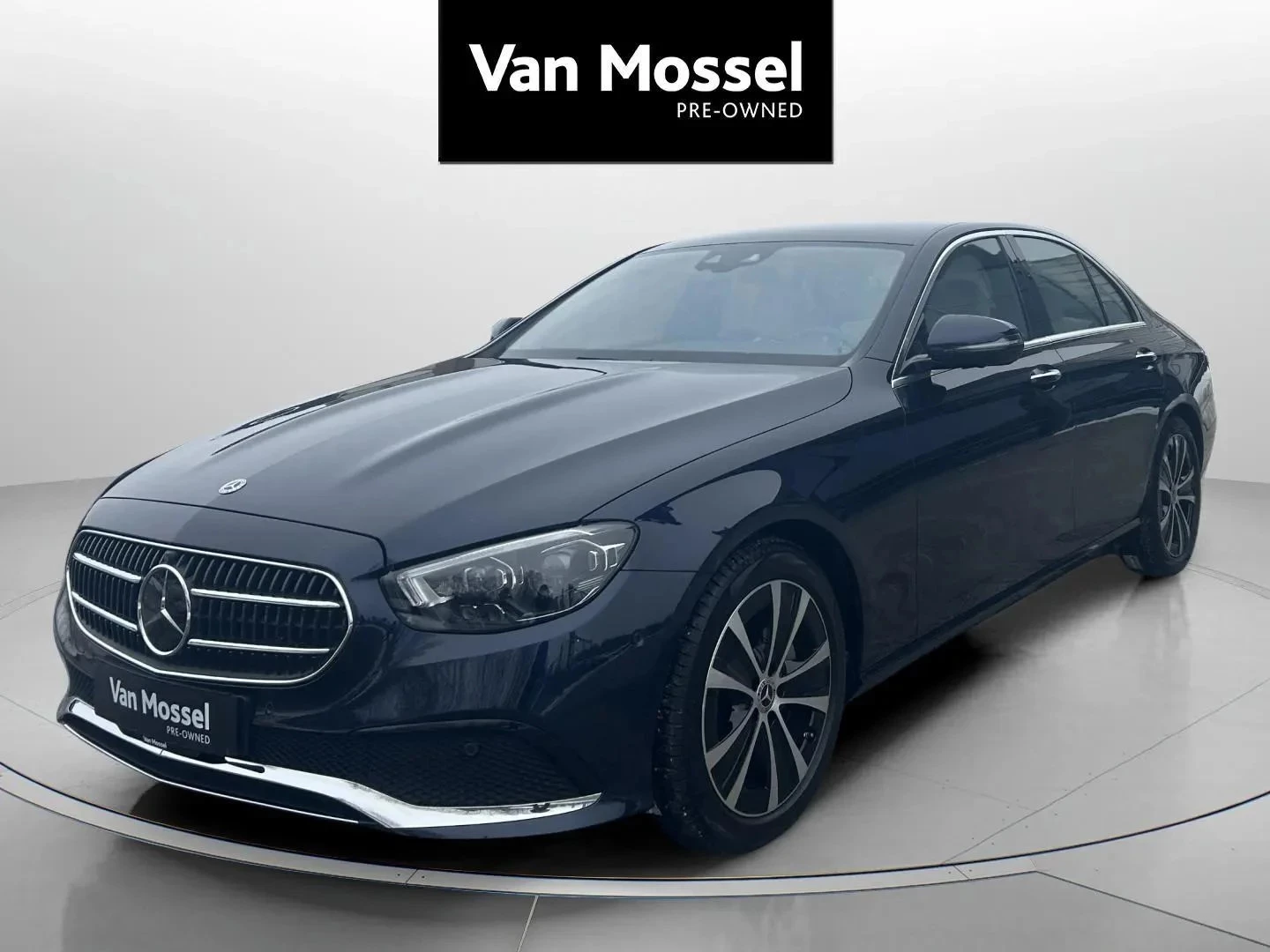 Mercedes-Benz-E-Klasse-image-0
