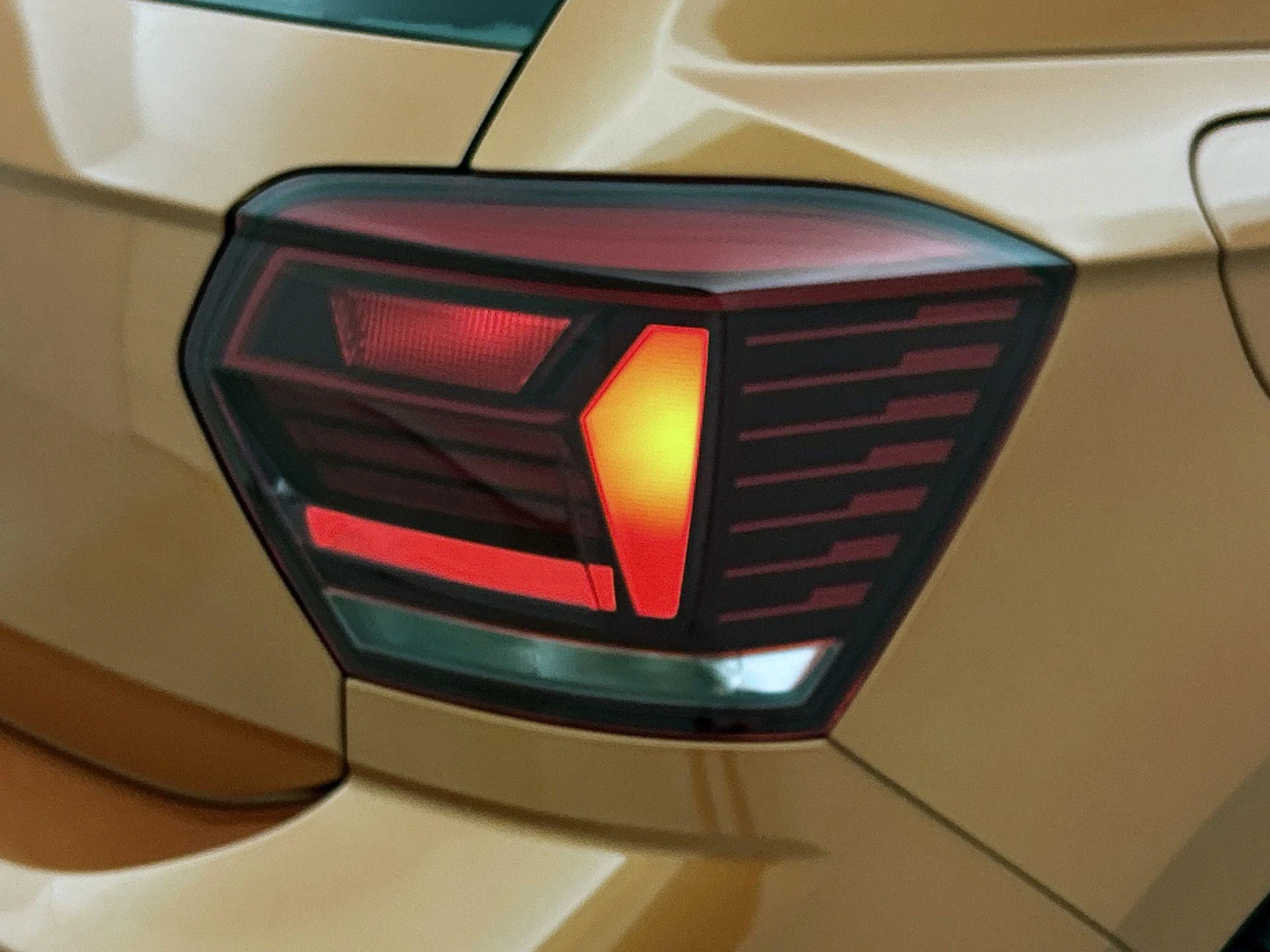 Volkswagen-Polo-image-30