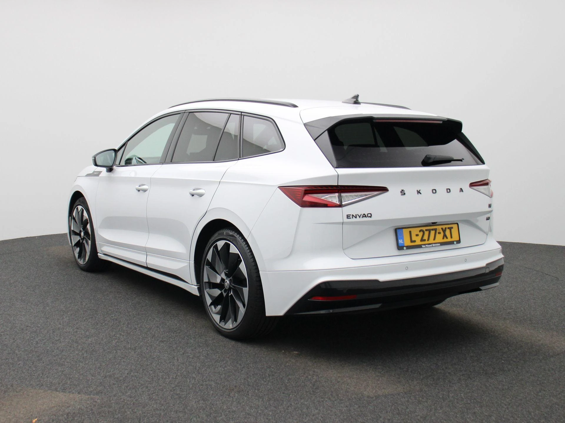 Škoda-Enyaq iV-image-1