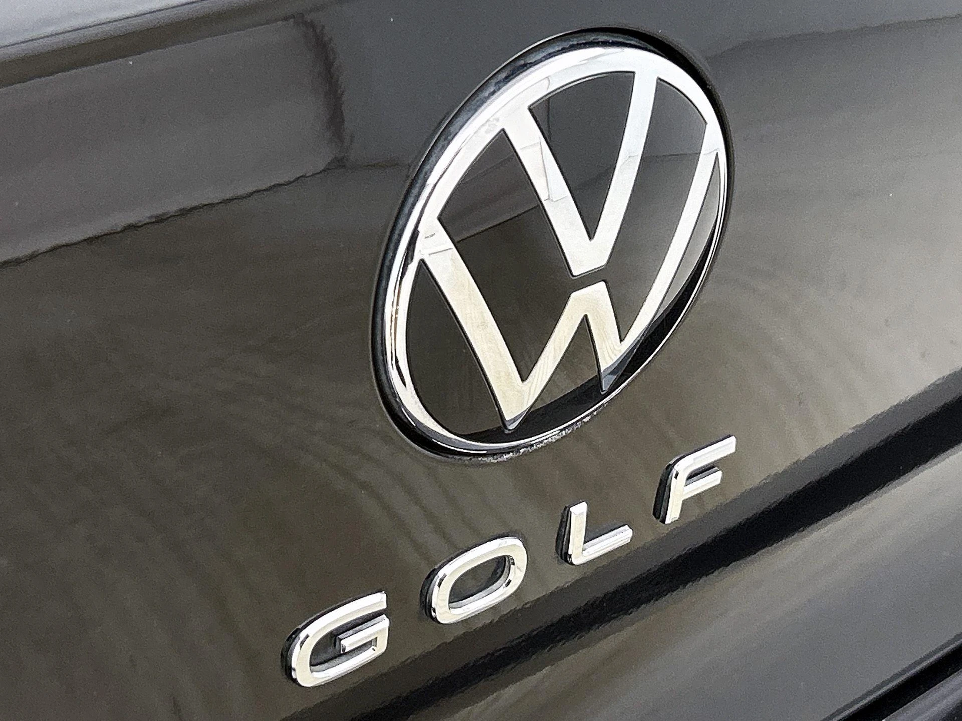 Volkswagen-Golf-image-27