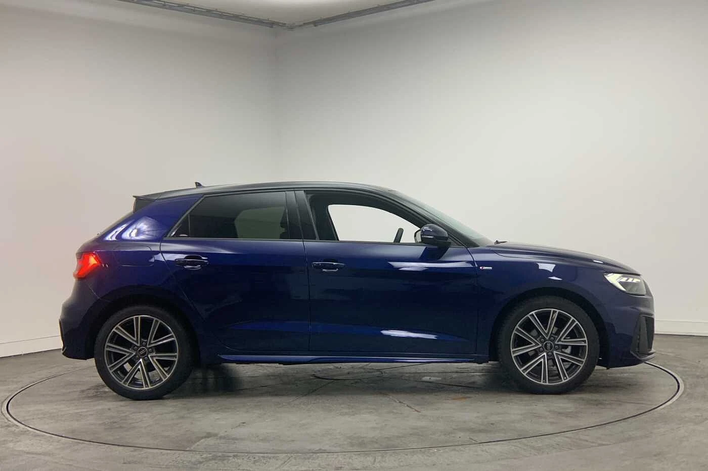Audi-A1 Sportback-image-3