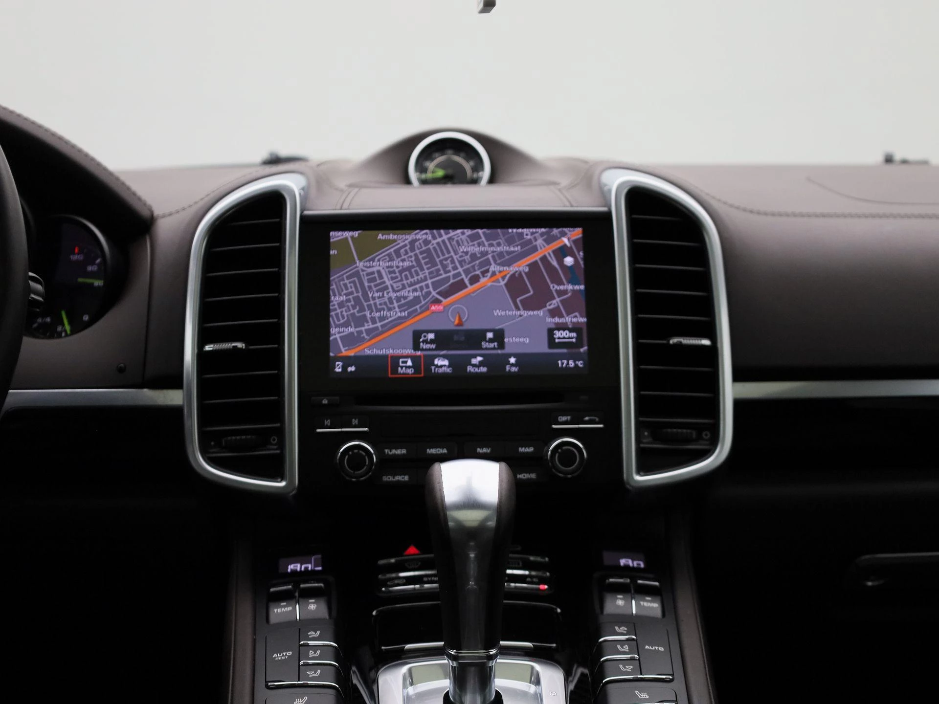 Porsche-Cayenne-image-8