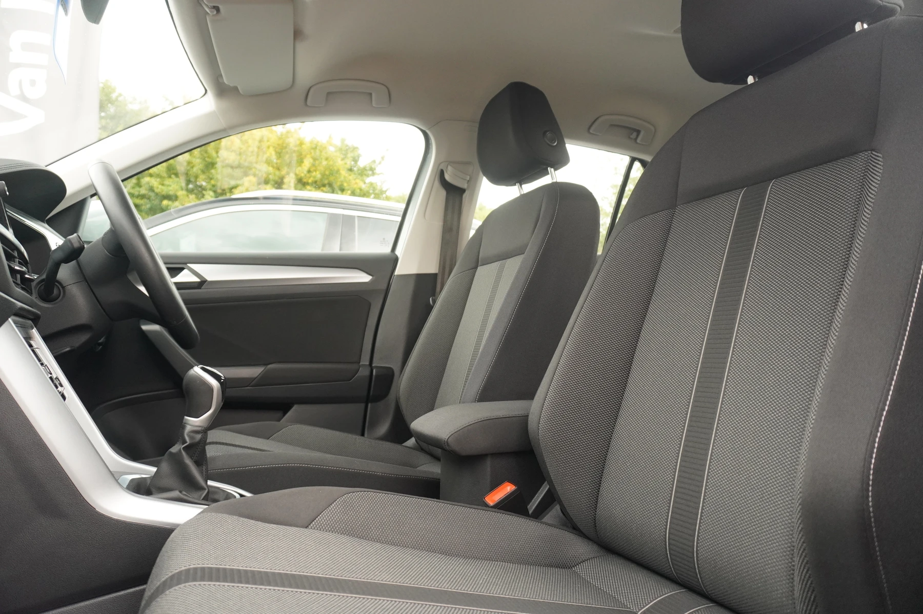 Volkswagen-T-Roc-image-8