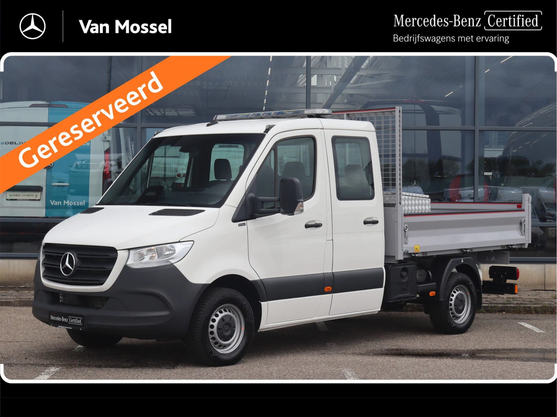 Mercedes-Benz-Sprinter-image-0