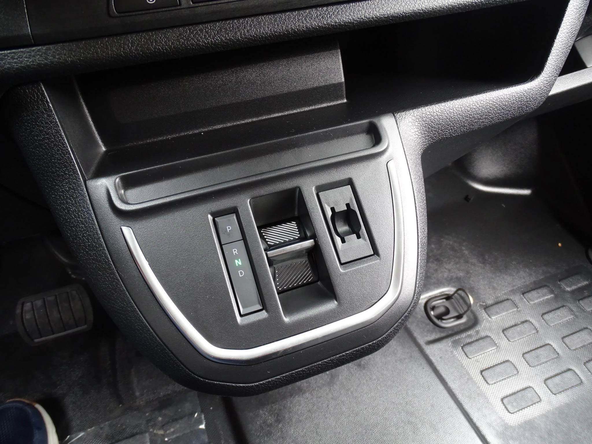 Opel-Vivaro-image-11