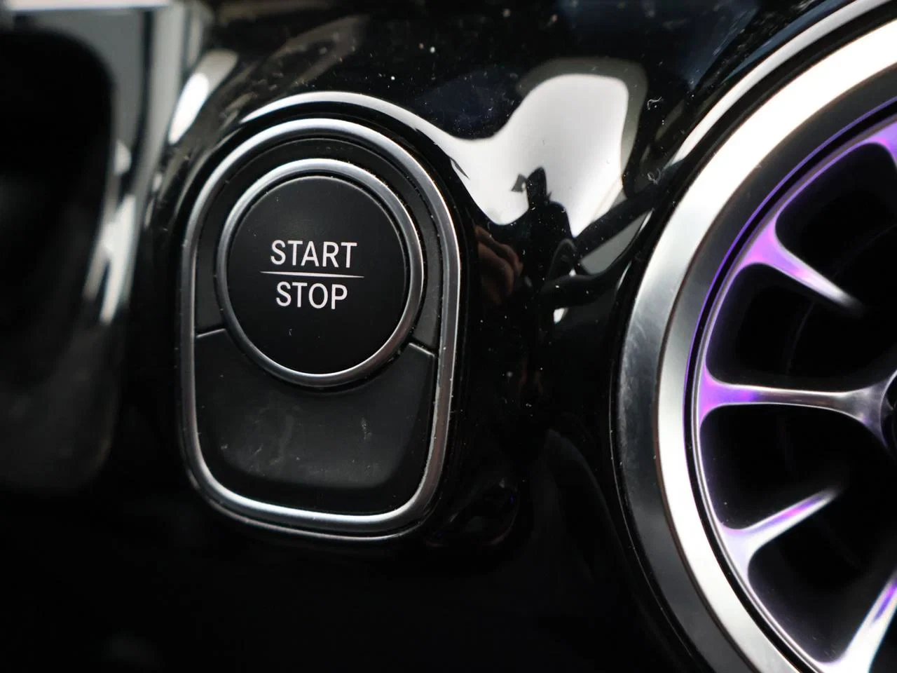 Mercedes-Benz-EQA-image-6