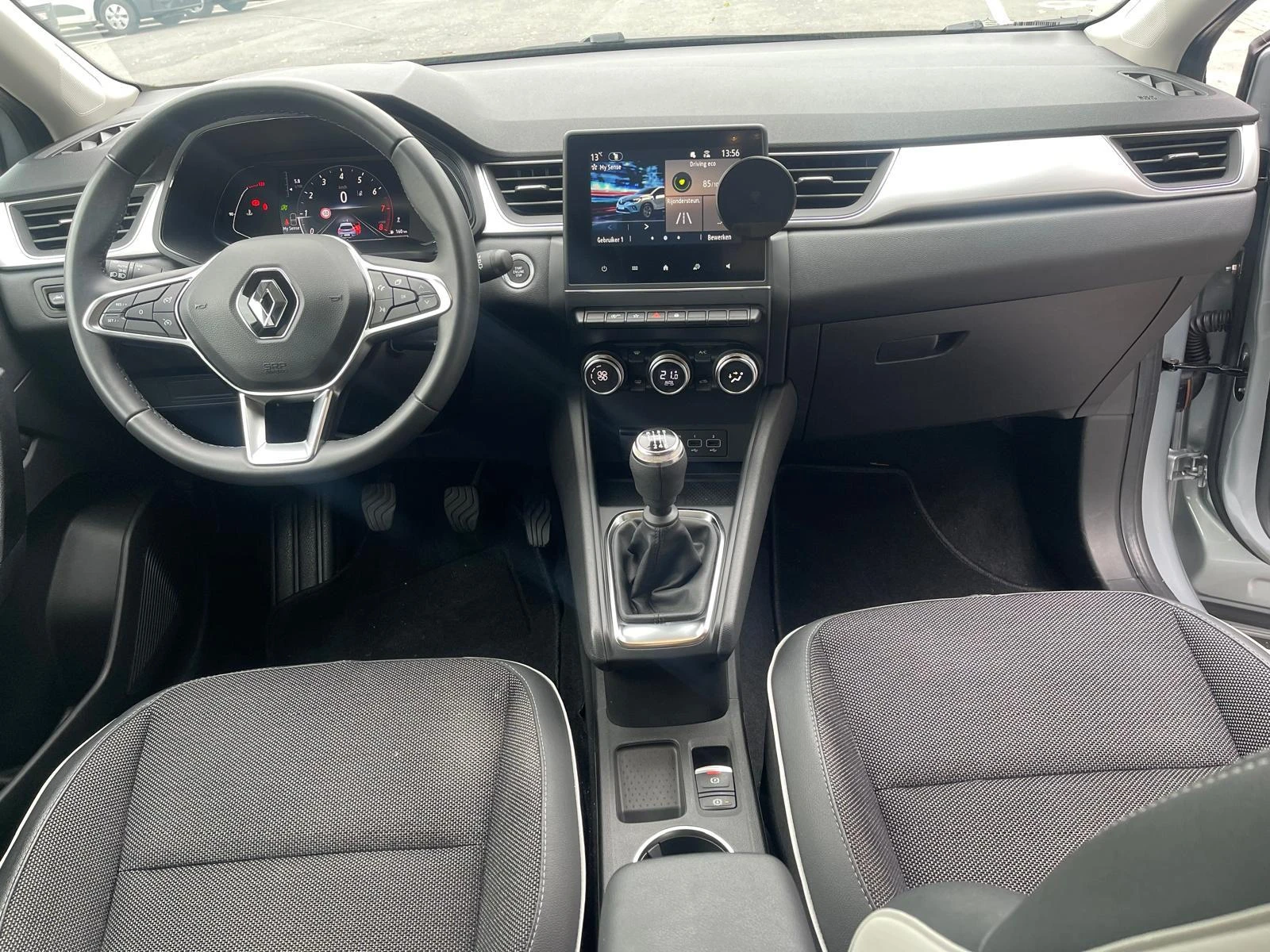 Renault-Captur-image-11