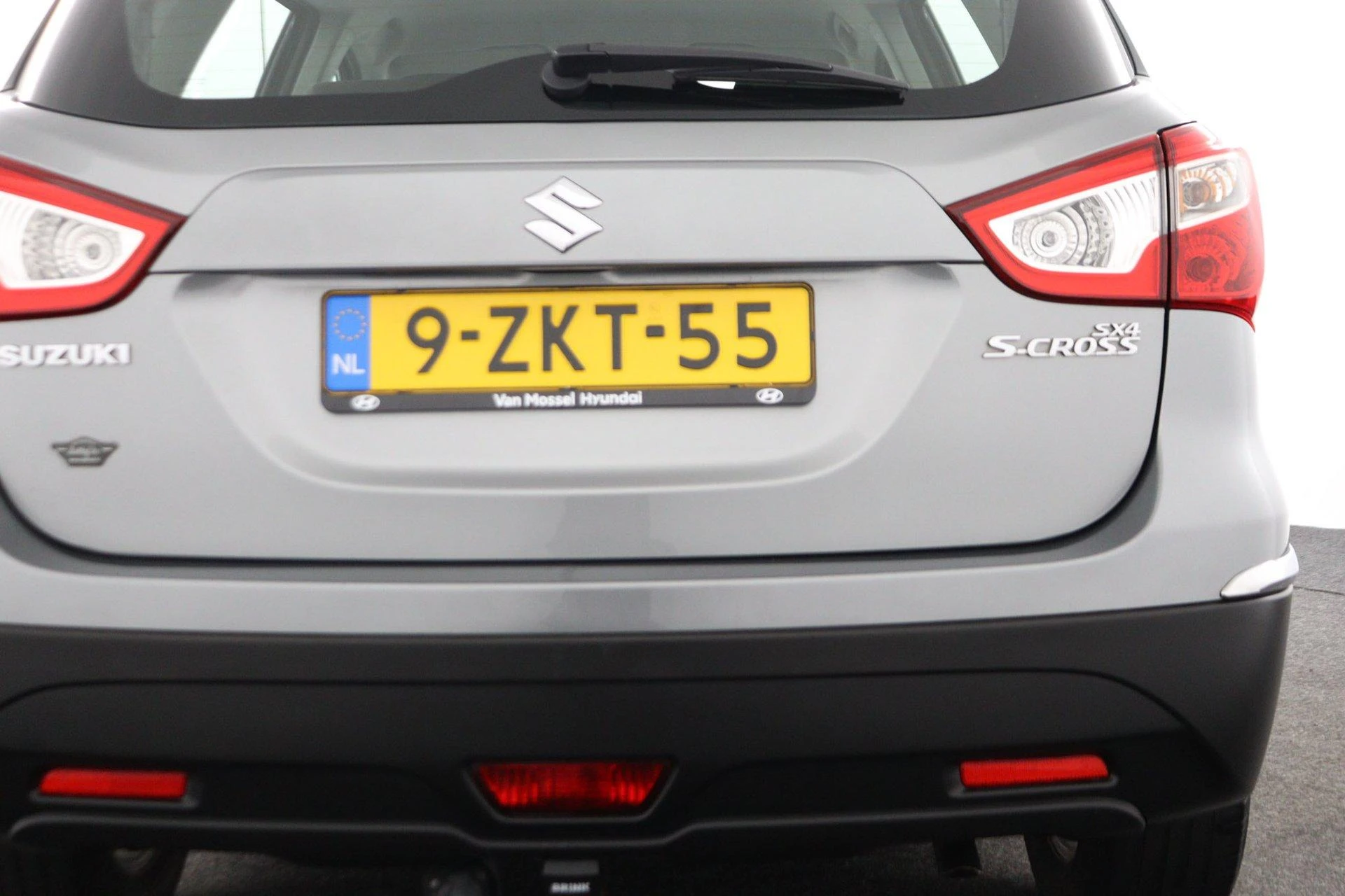 Suzuki-S-Cross-image-9
