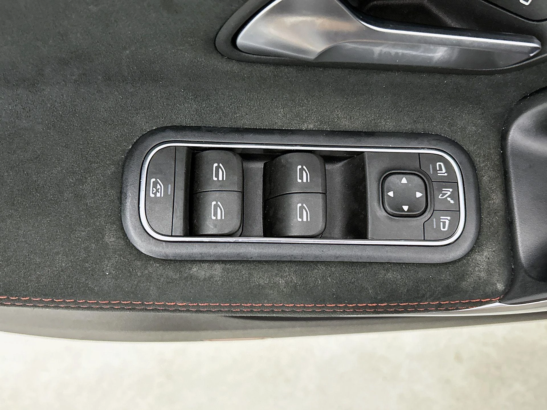 Mercedes-Benz-CLA-image-37