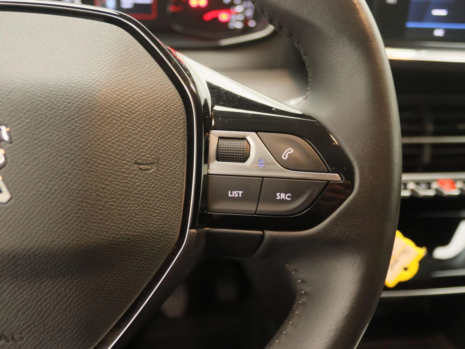 Peugeot-208-image-17