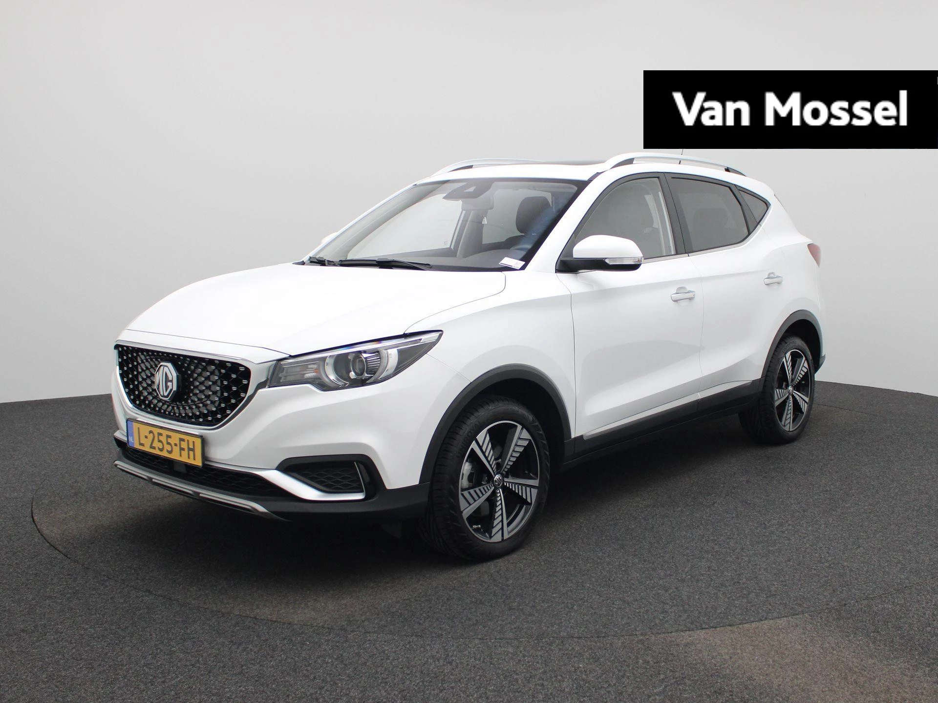 MG-ZS EV-image-0