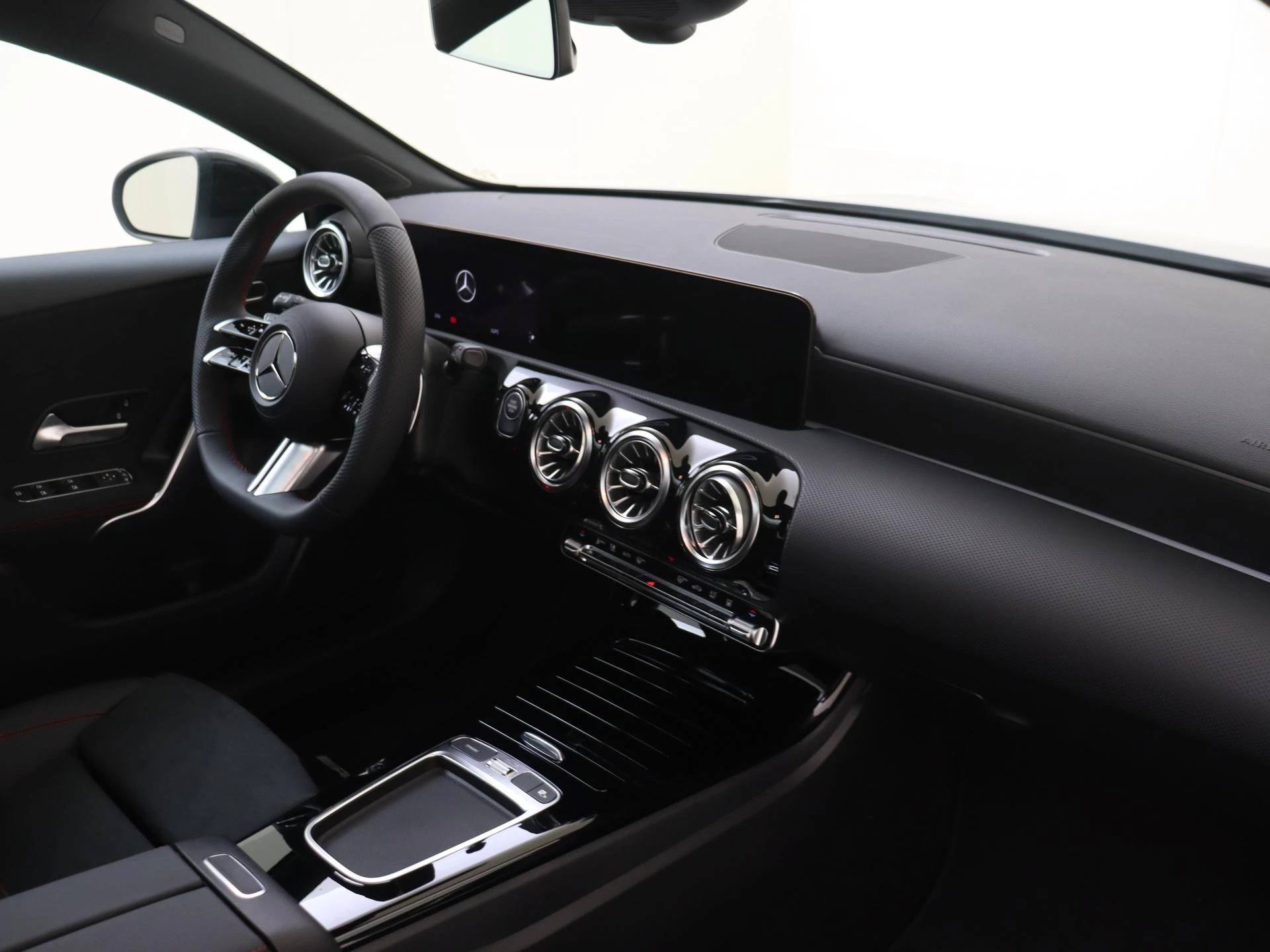 Mercedes-Benz-A-Klasse-image-10