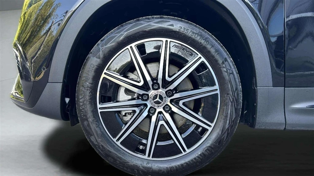 Mercedes-Benz-EQB-image-9