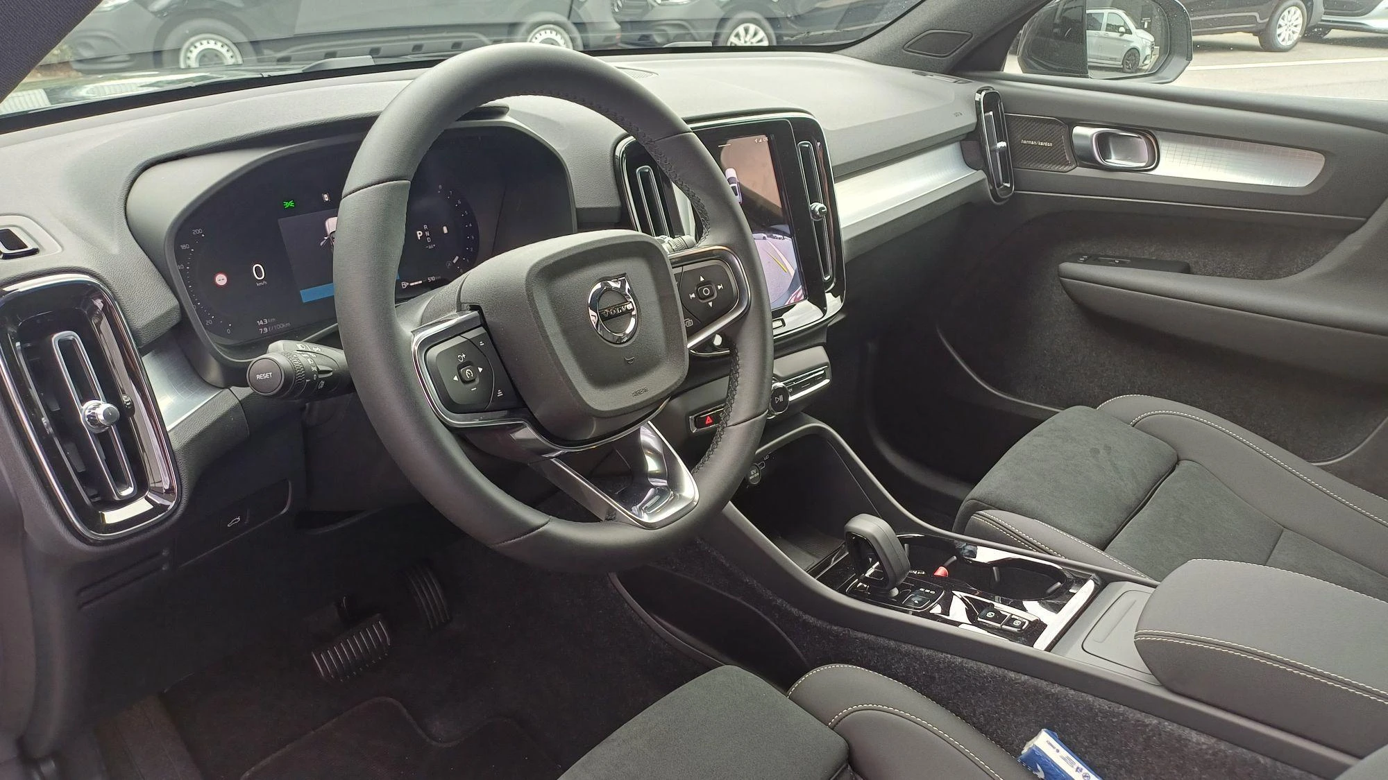 Volvo-XC40-image-3