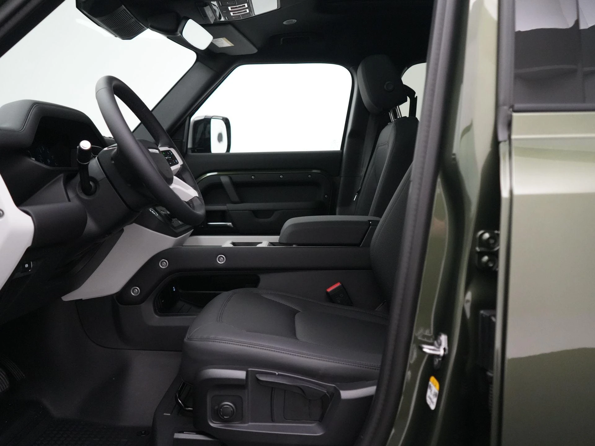 Land Rover-Defender-image-31