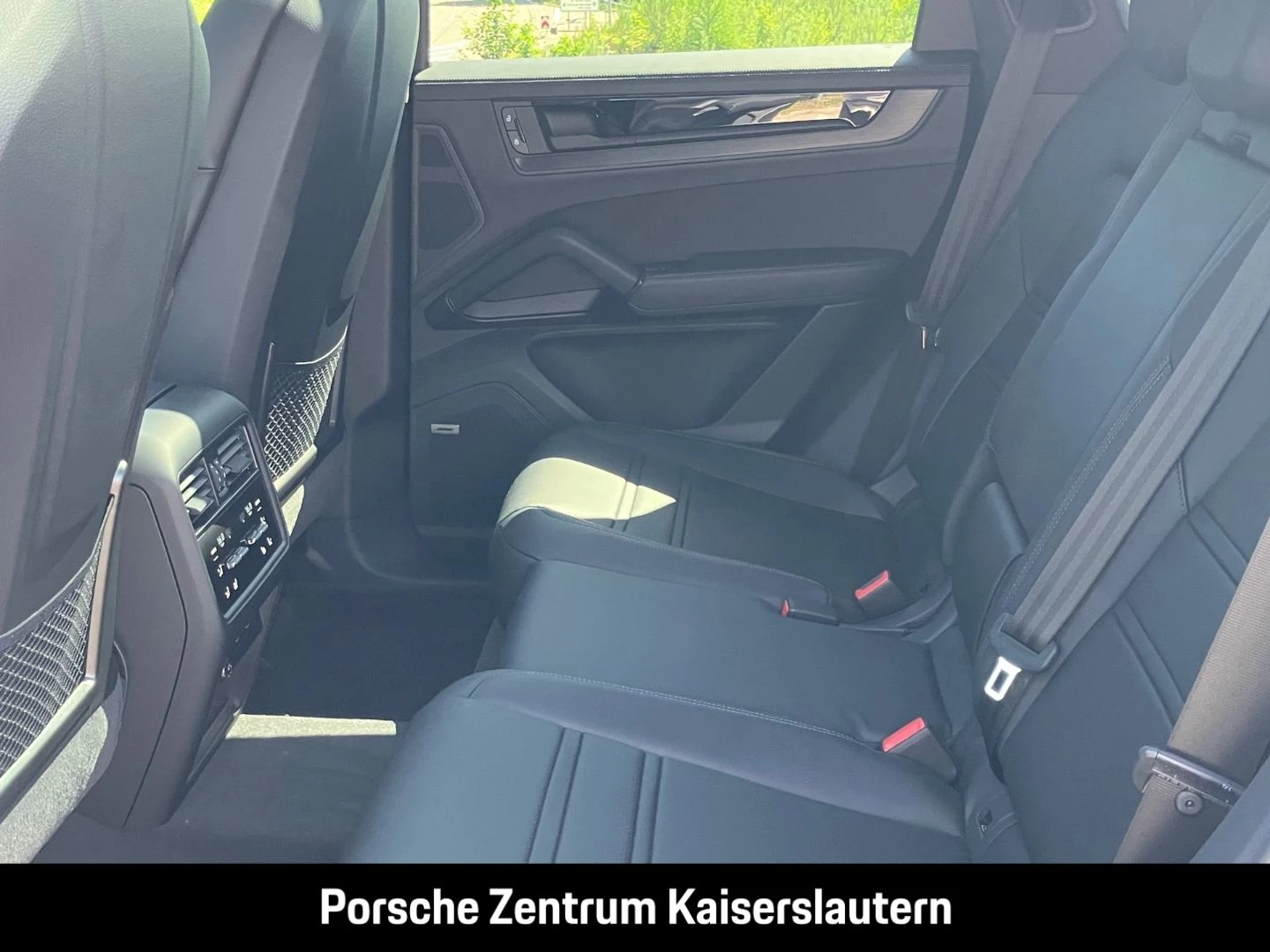 Porsche-Cayenne-image-30