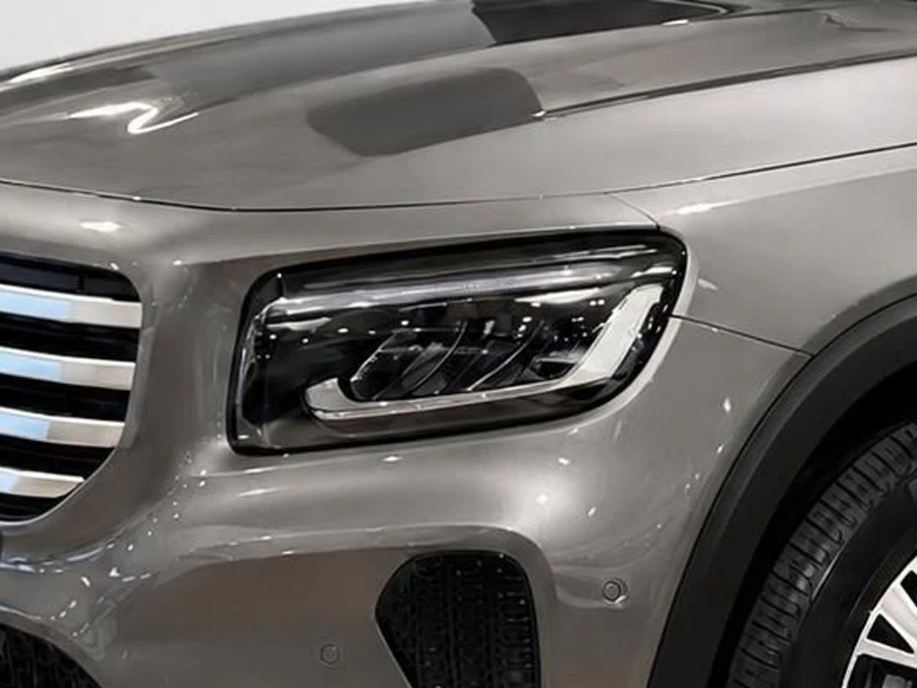 Mercedes-Benz-GLB 200 d-image-4