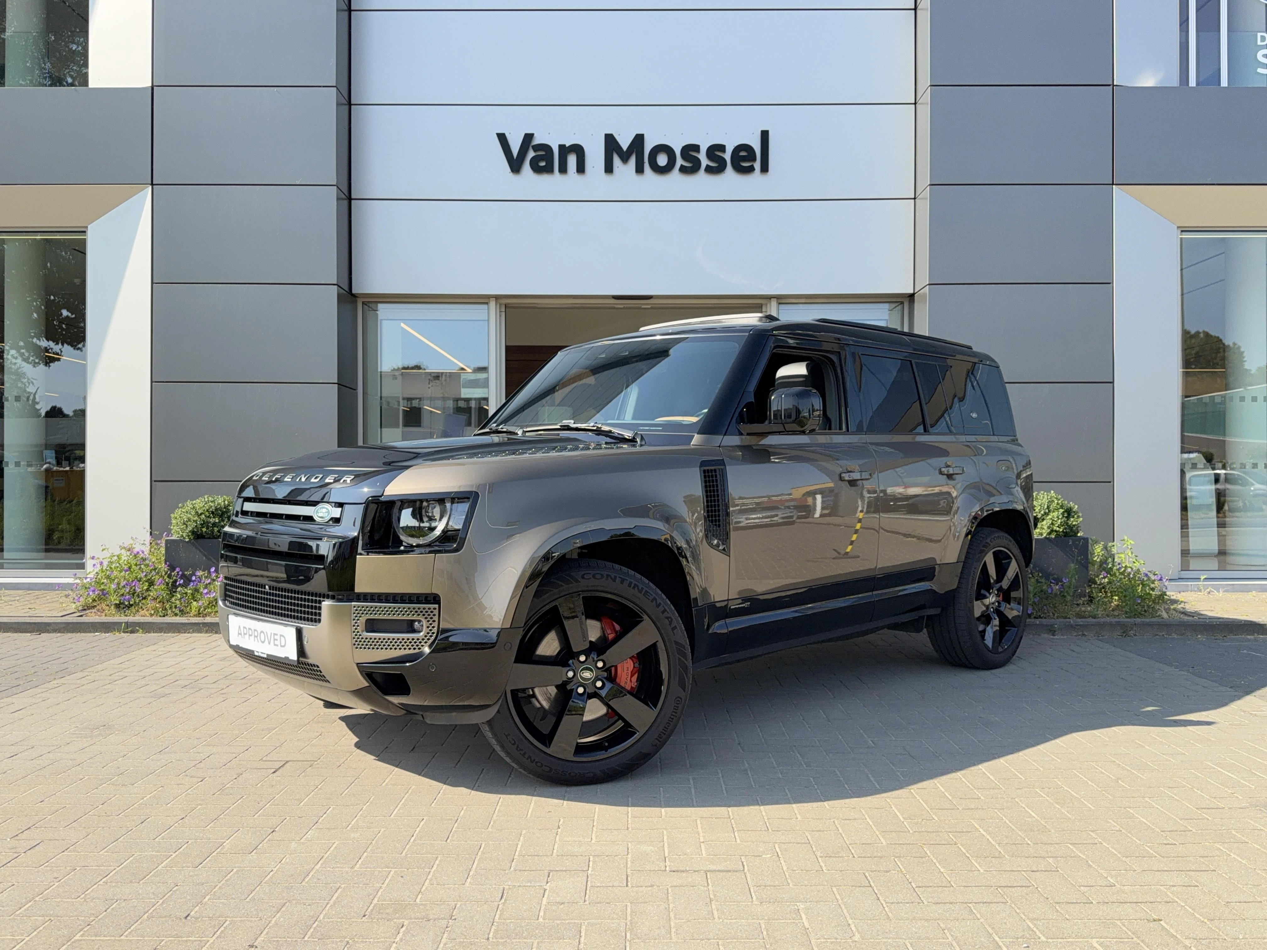 Land Rover-Defender-image-0