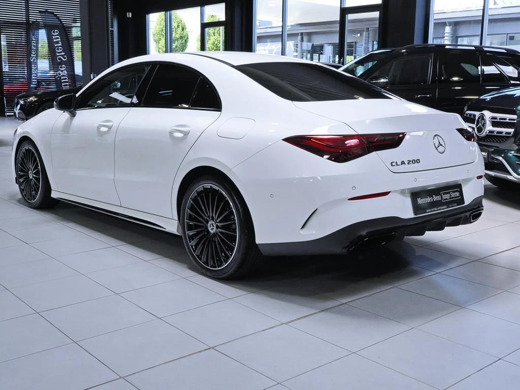 Mercedes-Benz-CLA 200-image-5