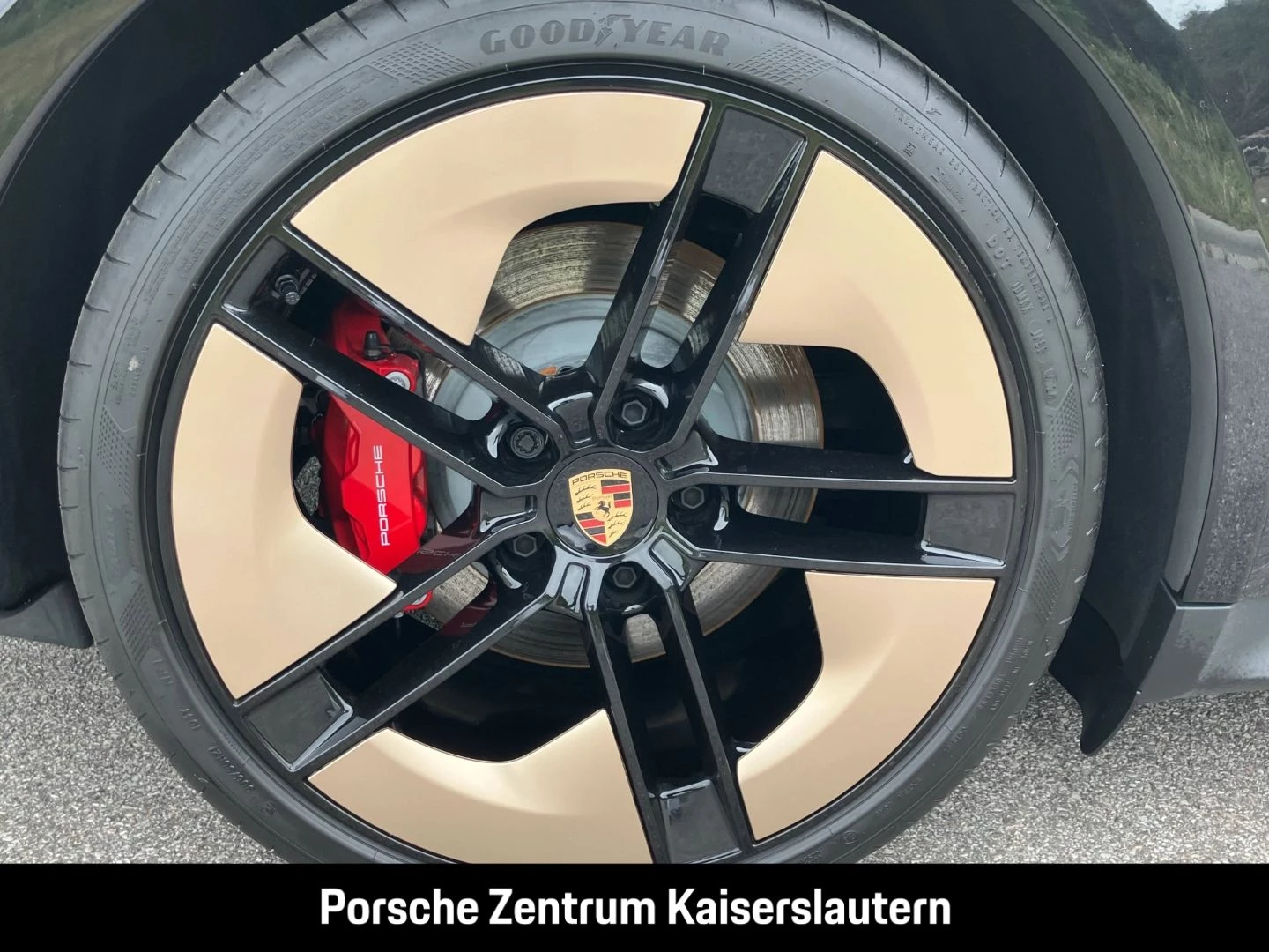 Porsche Taycan 4S Sport Turismo Burmester Surround-View -