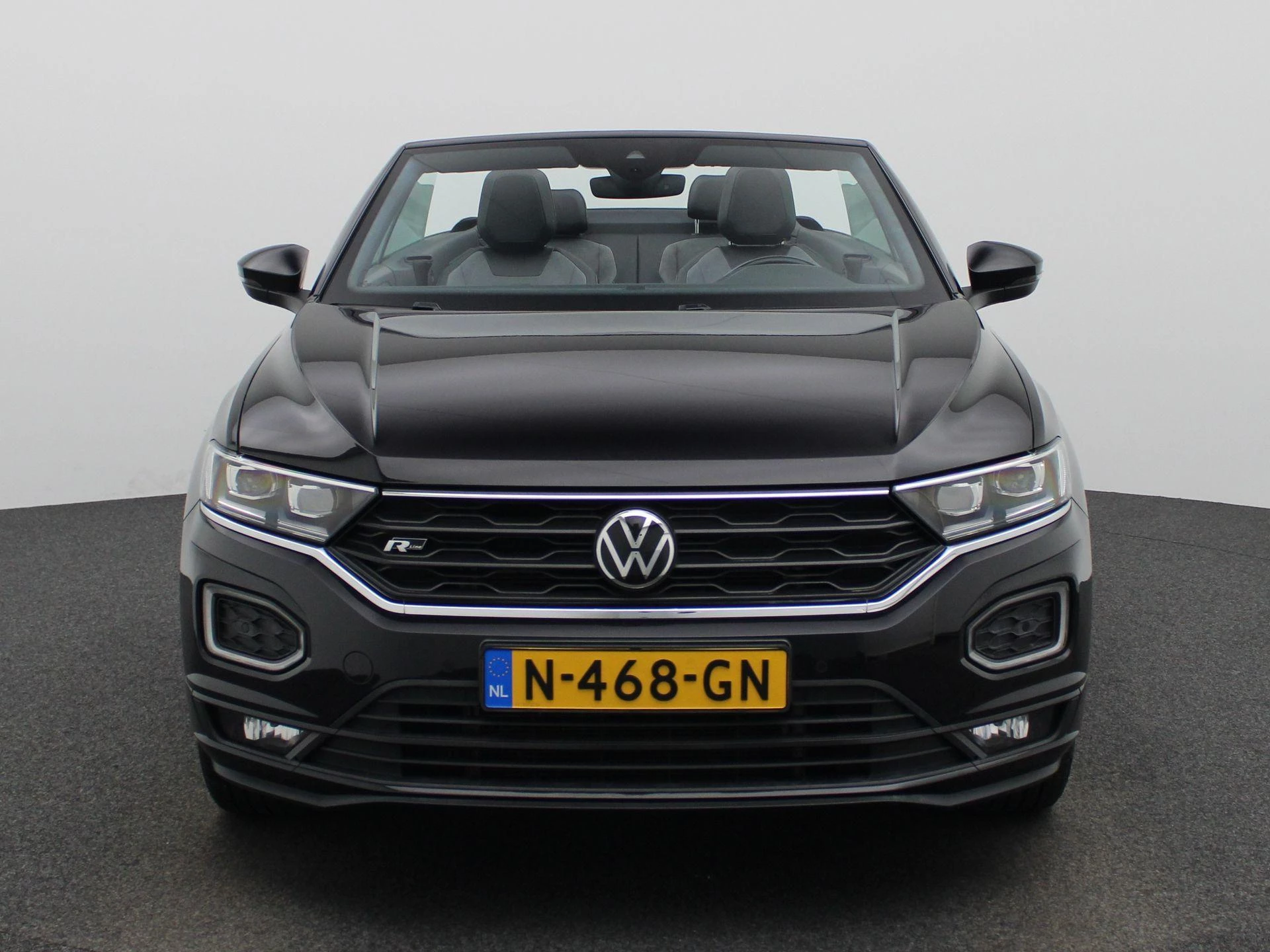 Volkswagen-T-Roc-image-2