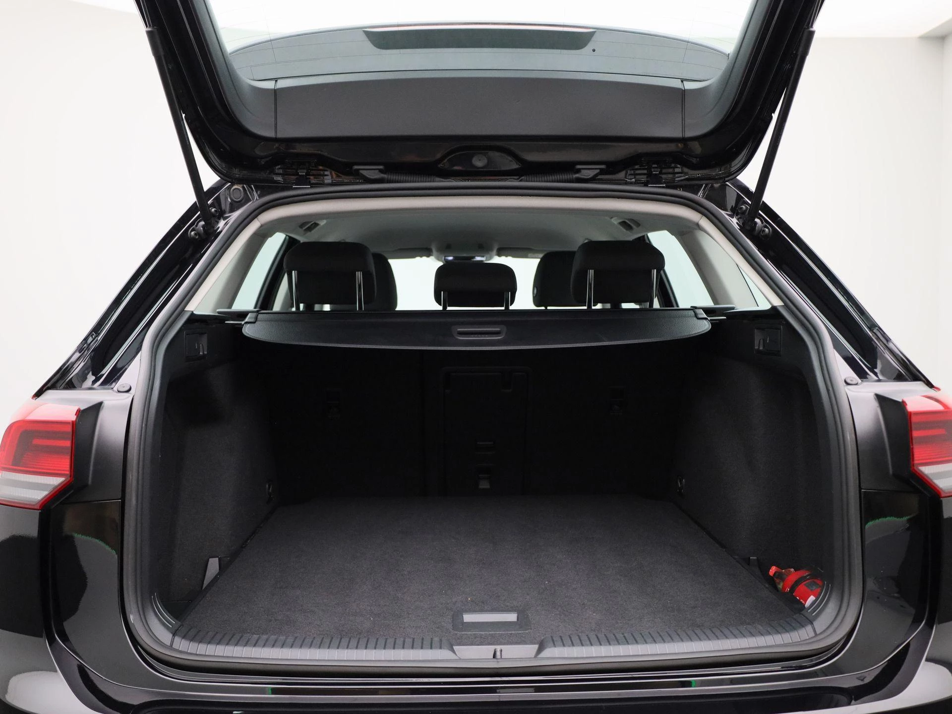 Volkswagen-Golf-image-14