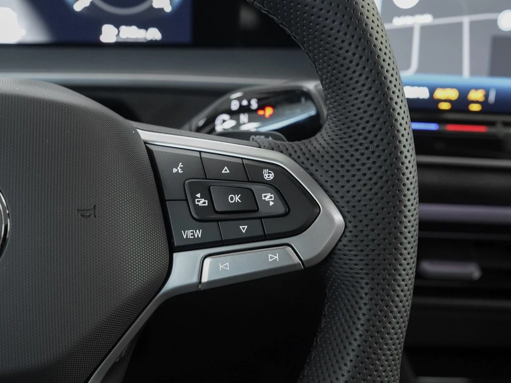 Volkswagen Tayron R-Line 4M NaviMax Pano AHK StHz BlackSt