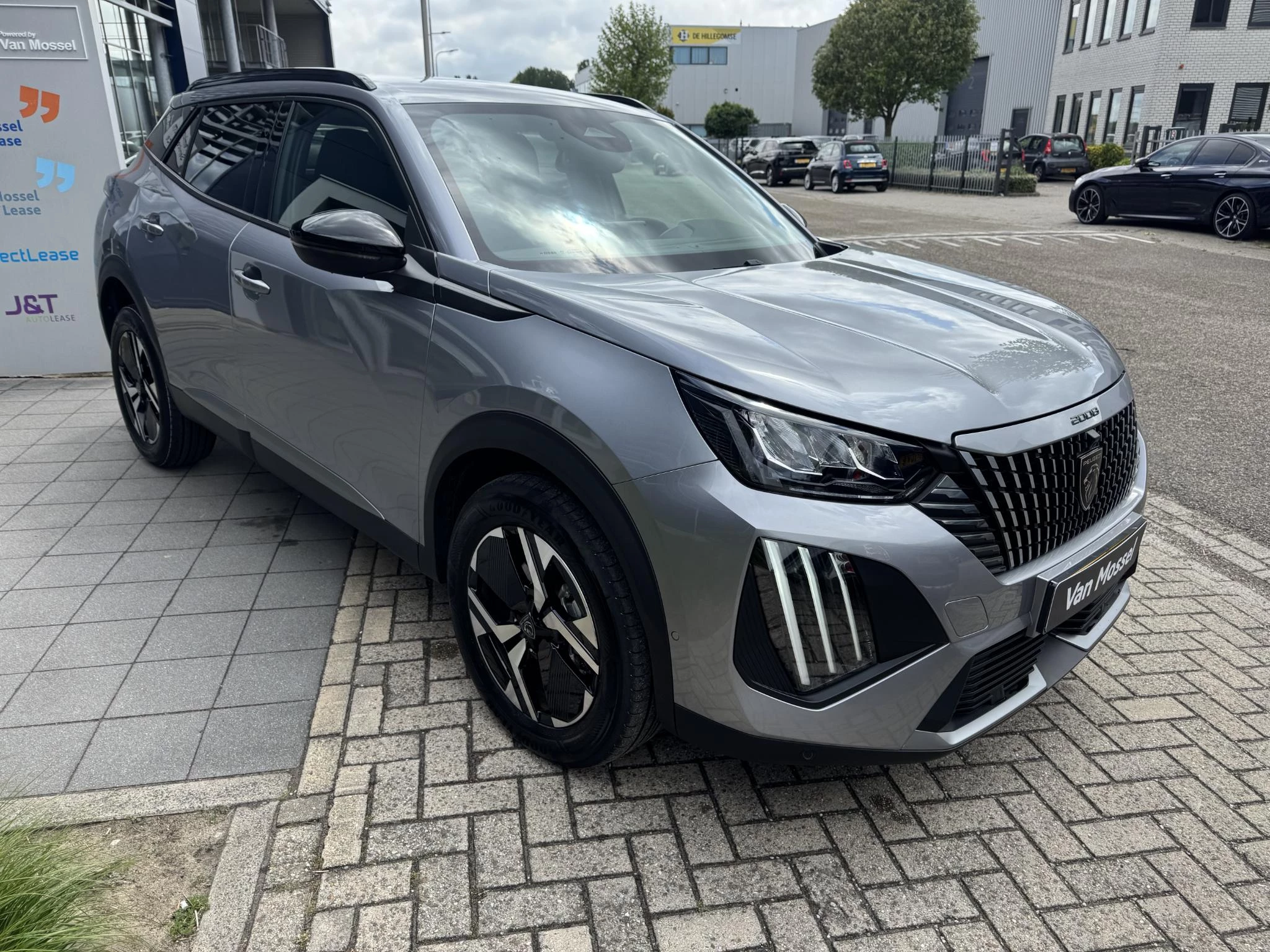 Peugeot 2008 1.2 Hybrid 145 Allure