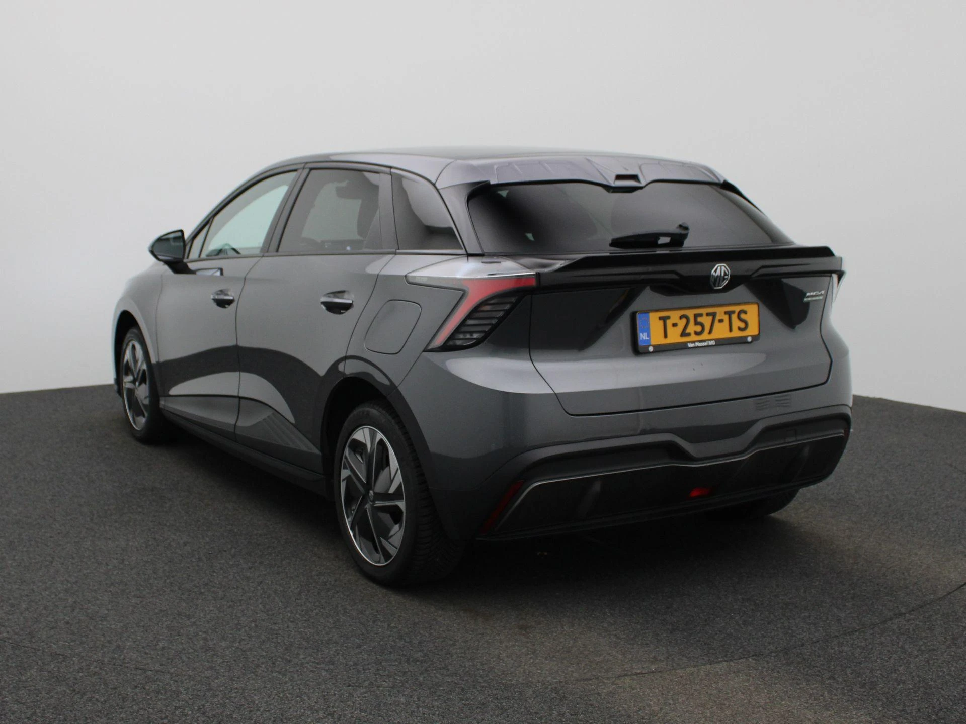 MG-MG4 EV-image-1