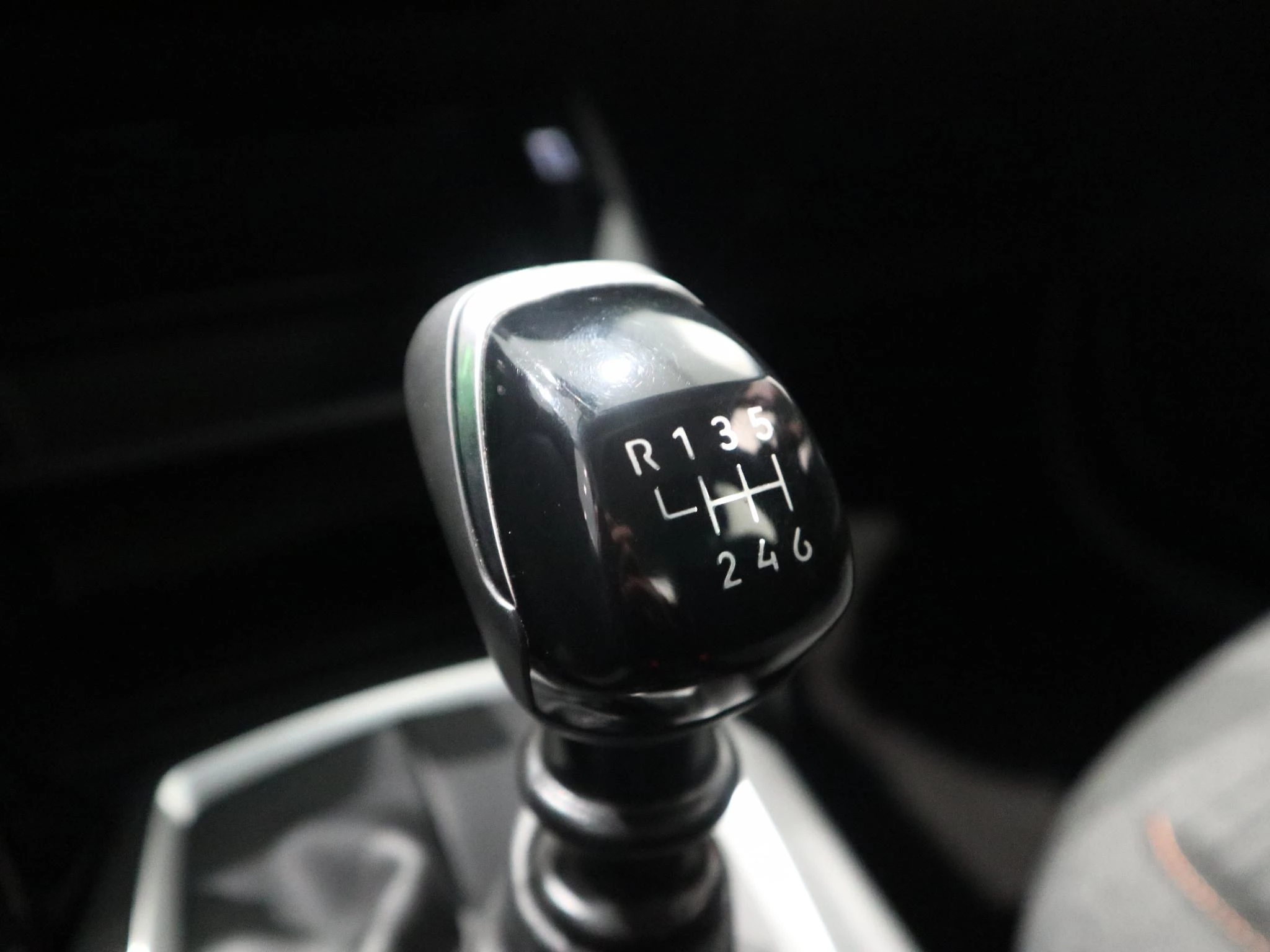 Peugeot-208-image-14