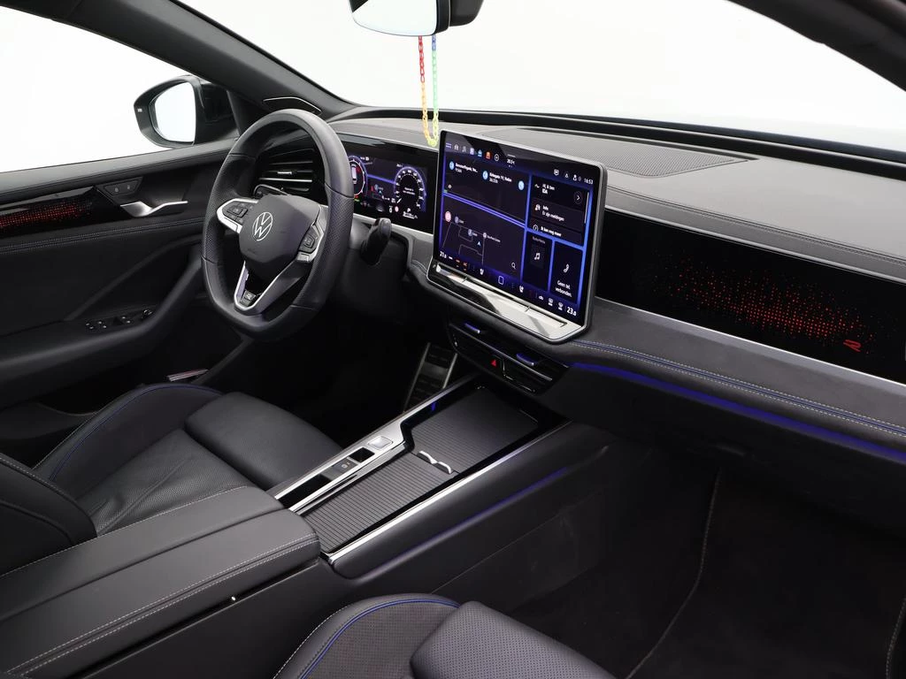 Volkswagen-Passat-image-2