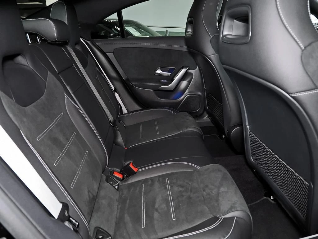 Mercedes-Benz-CLA 200-image-14