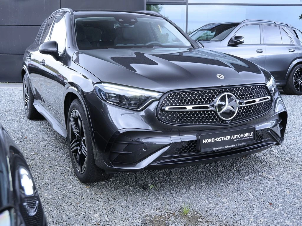 Mercedes-Benz-GLC 200-image-4