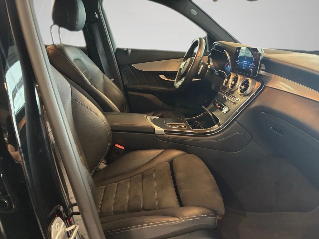 Mercedes-Benz-GLC 300 d-image-15