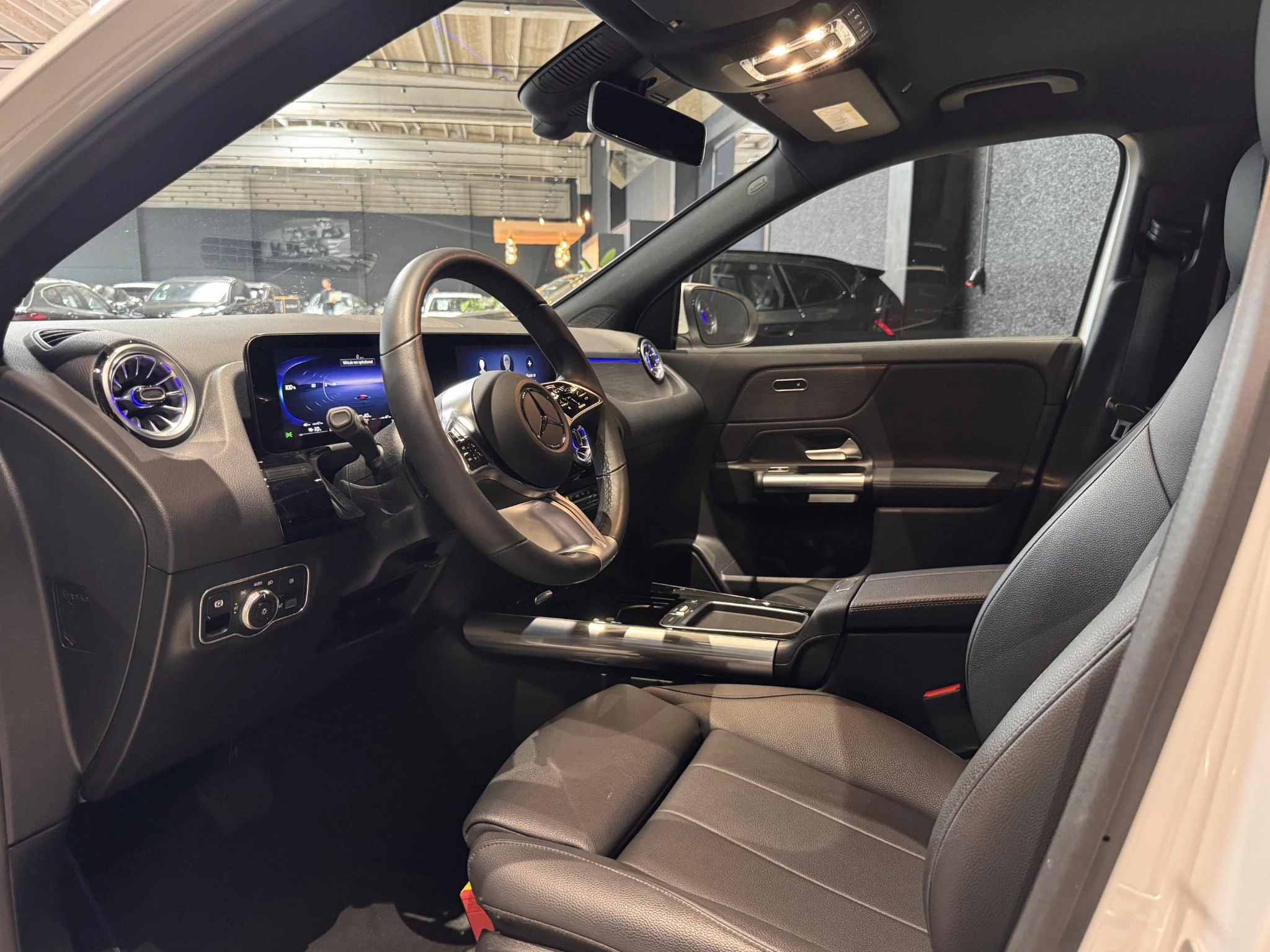 Mercedes-Benz-EQA-image-11