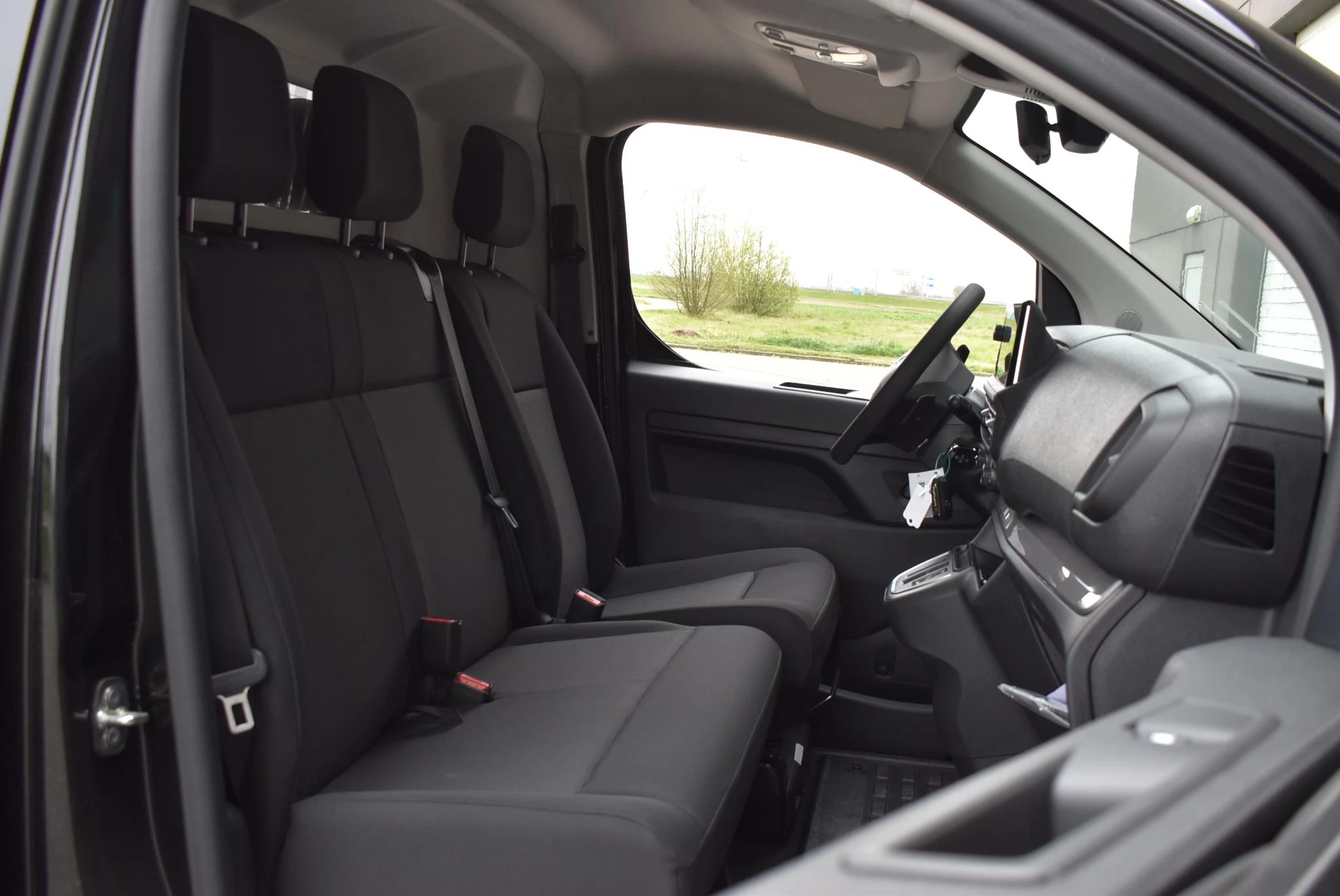 Opel-Vivaro-e-image-12