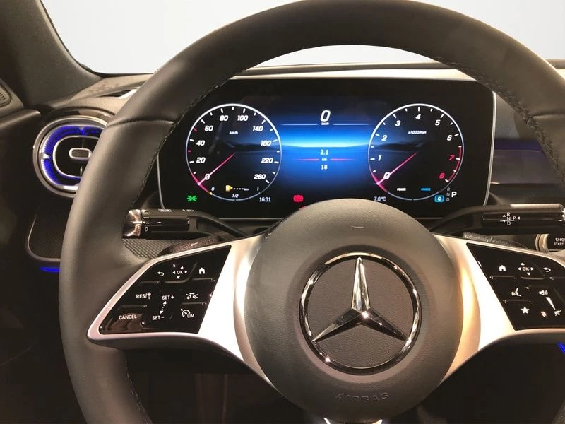 Mercedes-Benz C-Klasse 180 AVANTGARDE MEMORY AHK SOUND WINTER-PAKET AVANTGARDE