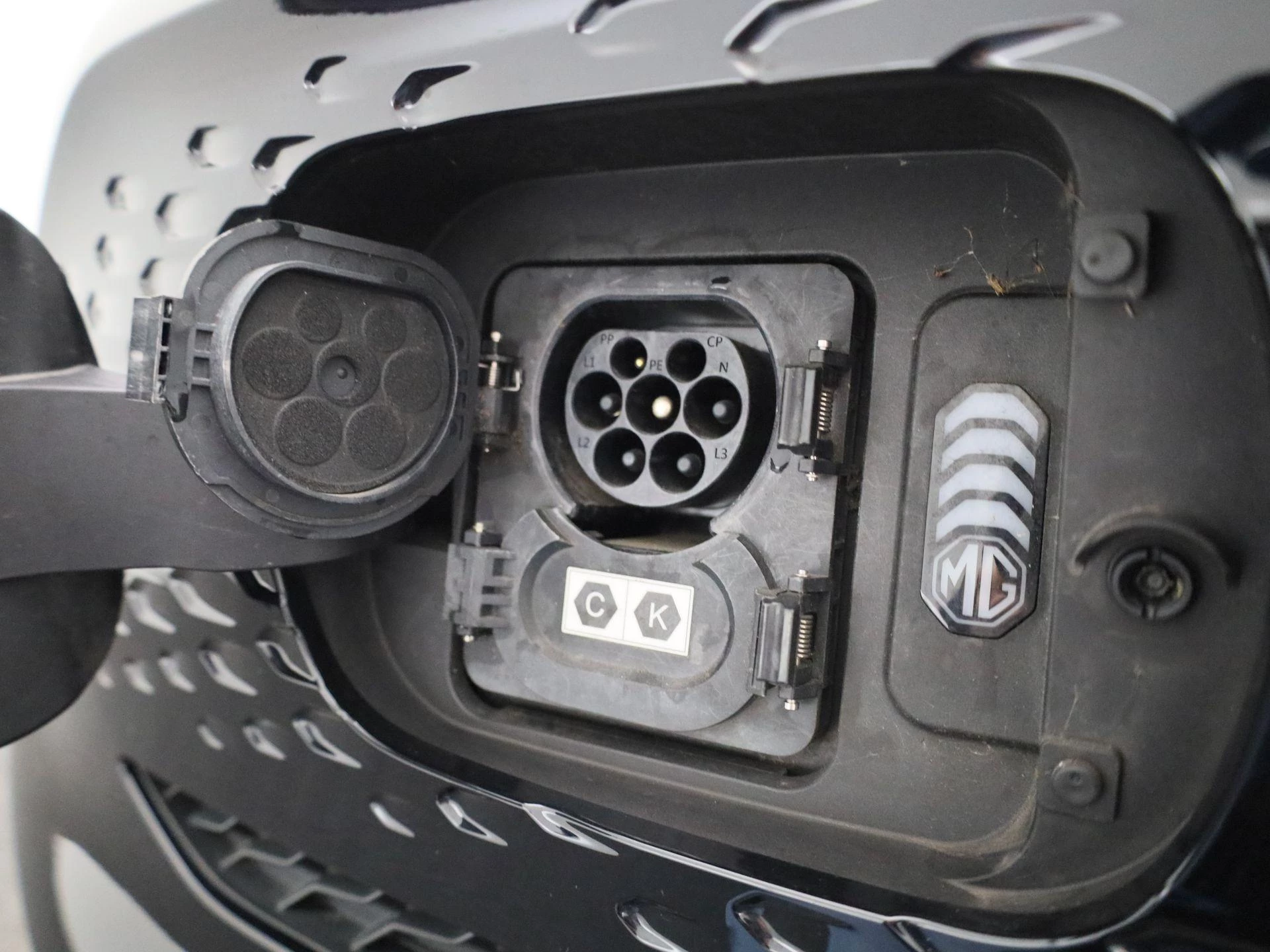 MG ZS EV Long Range Luxury 70 kWh